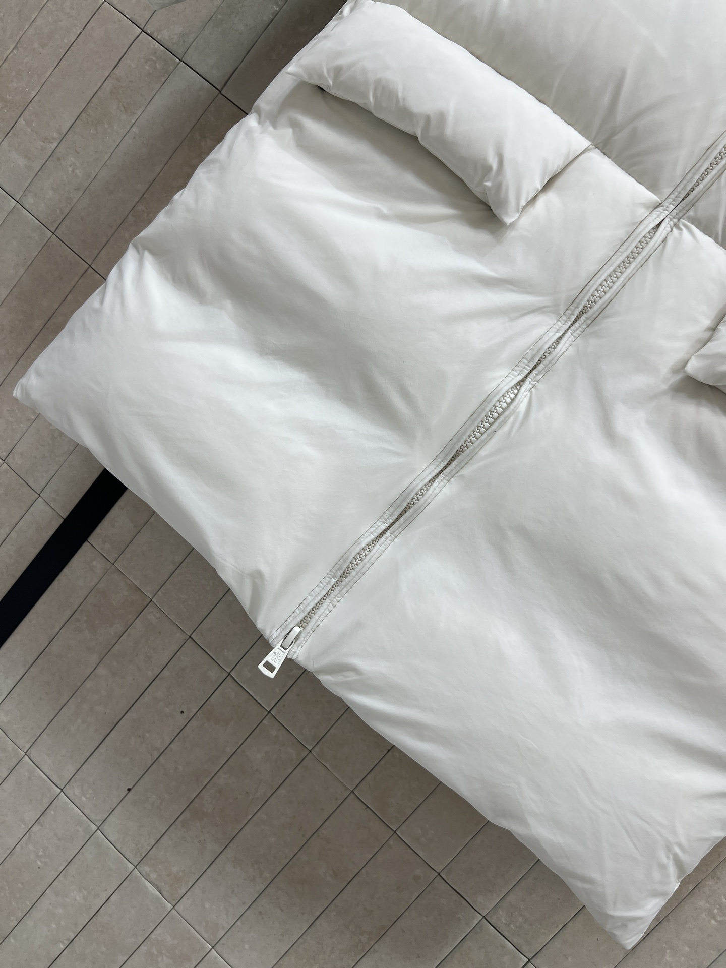 M家 25秋冬新款 连帽中长款羽绒服 宽松H版型显瘦显高随性搭配 国标90白鹅绒填充 保暖力满分！外层防