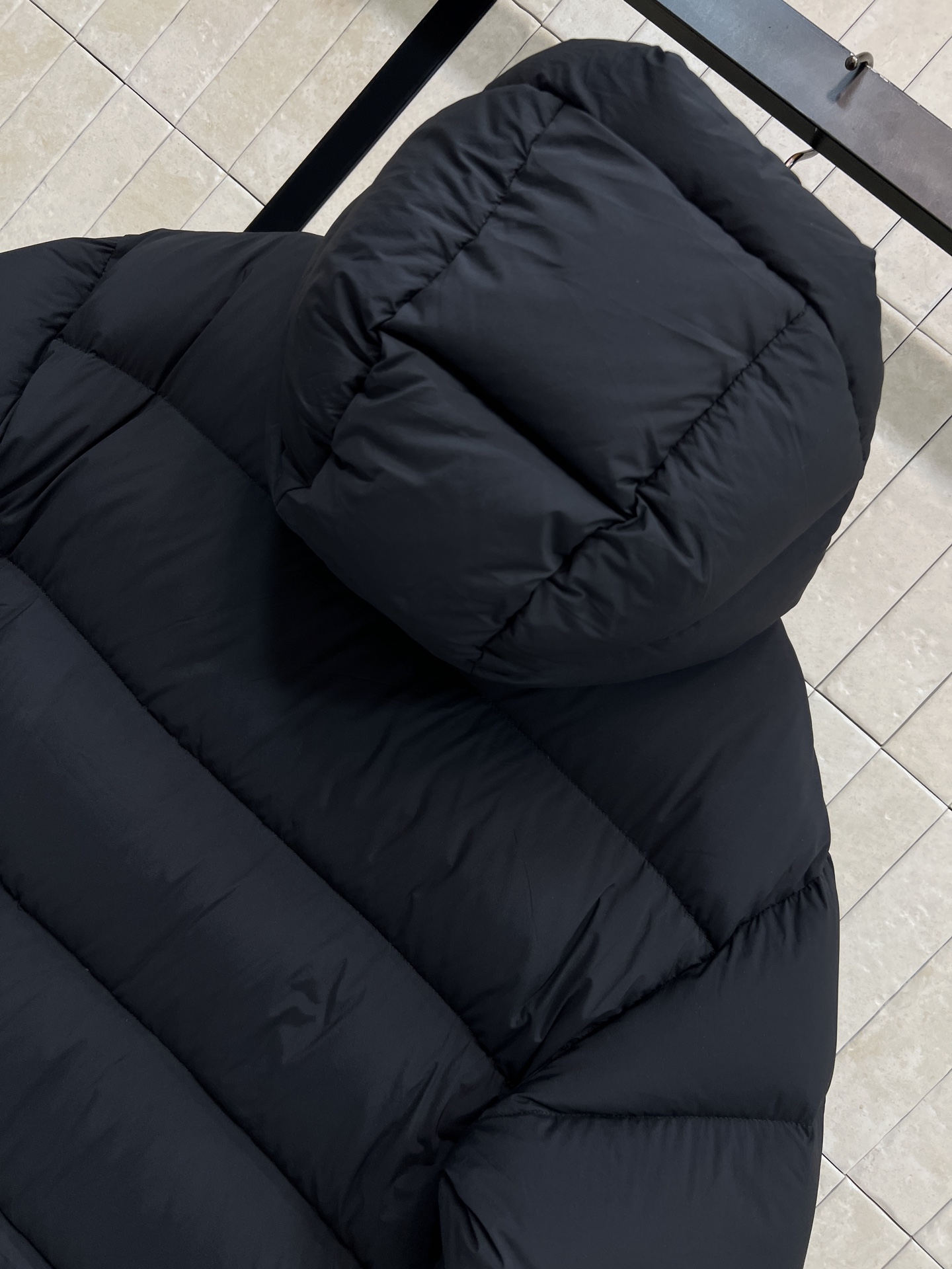 M家 25秋冬新款 连帽中长款羽绒服 宽松H版型显瘦显高随性搭配 国标90白鹅绒填充 保暖力满分！外层防