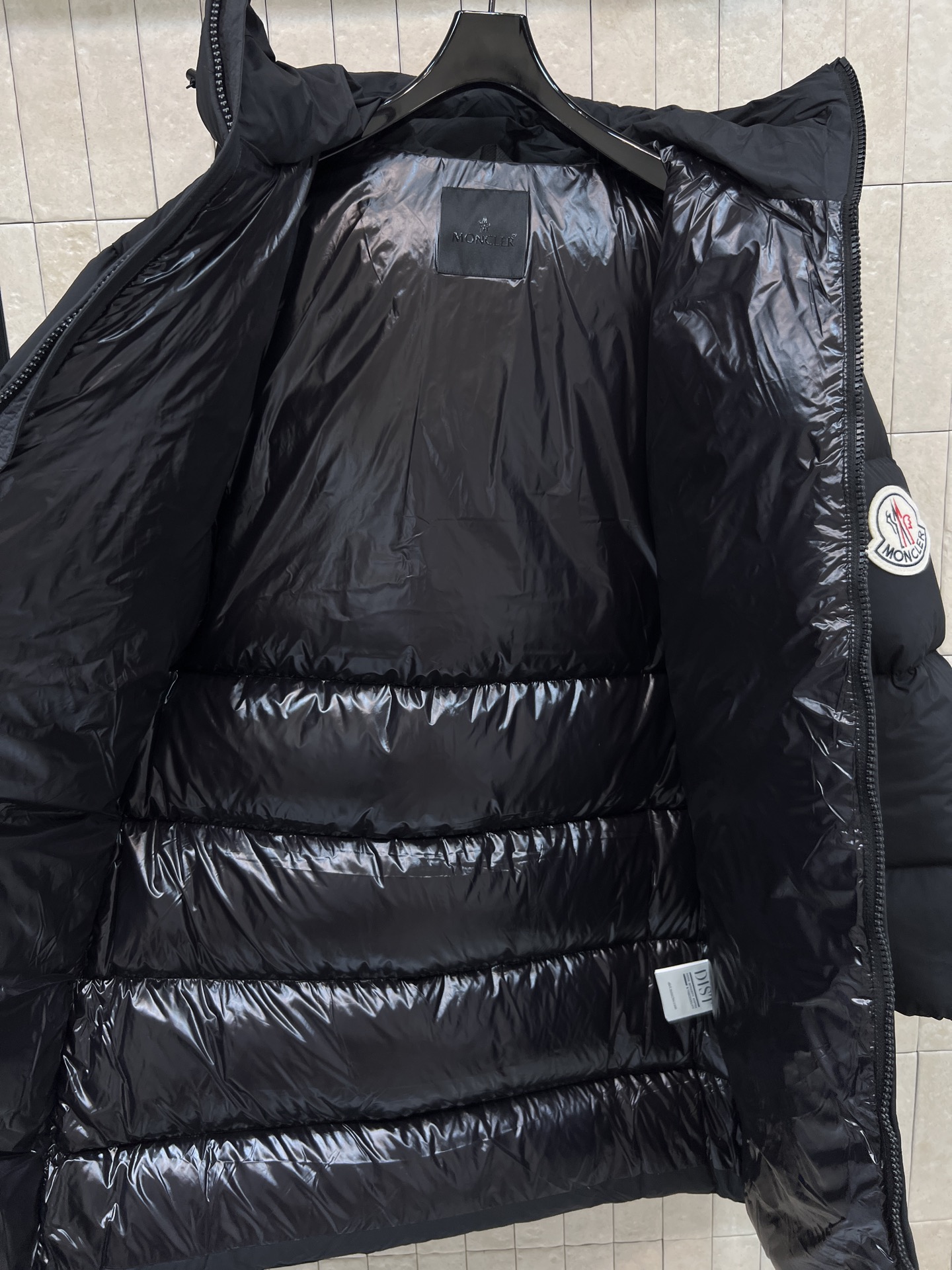 M家 25秋冬新款 连帽中长款羽绒服 宽松H版型显瘦显高随性搭配 国标90白鹅绒填充 保暖力满分！外层防