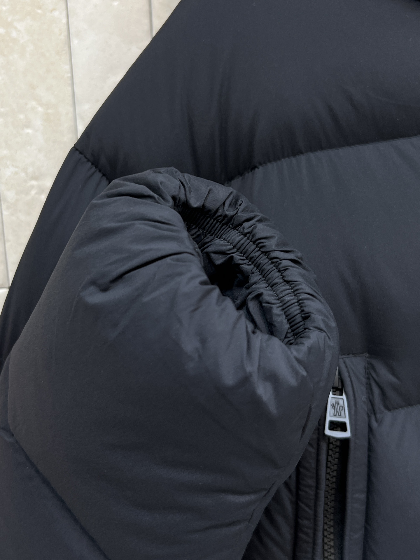 M家 25秋冬新款 连帽中长款羽绒服 宽松H版型显瘦显高随性搭配 国标90白鹅绒填充 保暖力满分！外层防