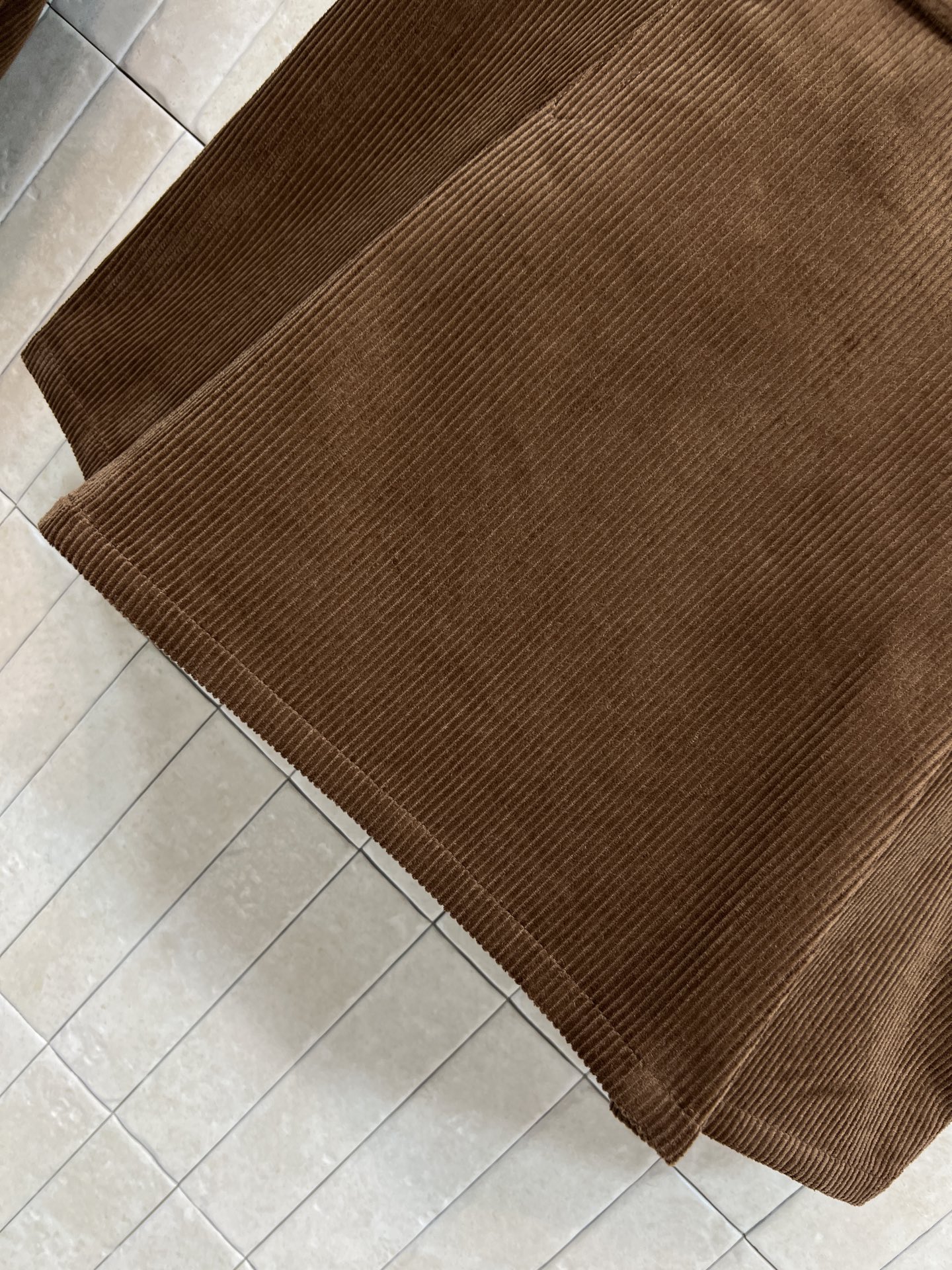 MIu家 25秋冬新款 深棕色灯芯绒夹克外套+短裙套装 柔软复古 深棕色超百搭！拉链设计+胸前刺绣Log