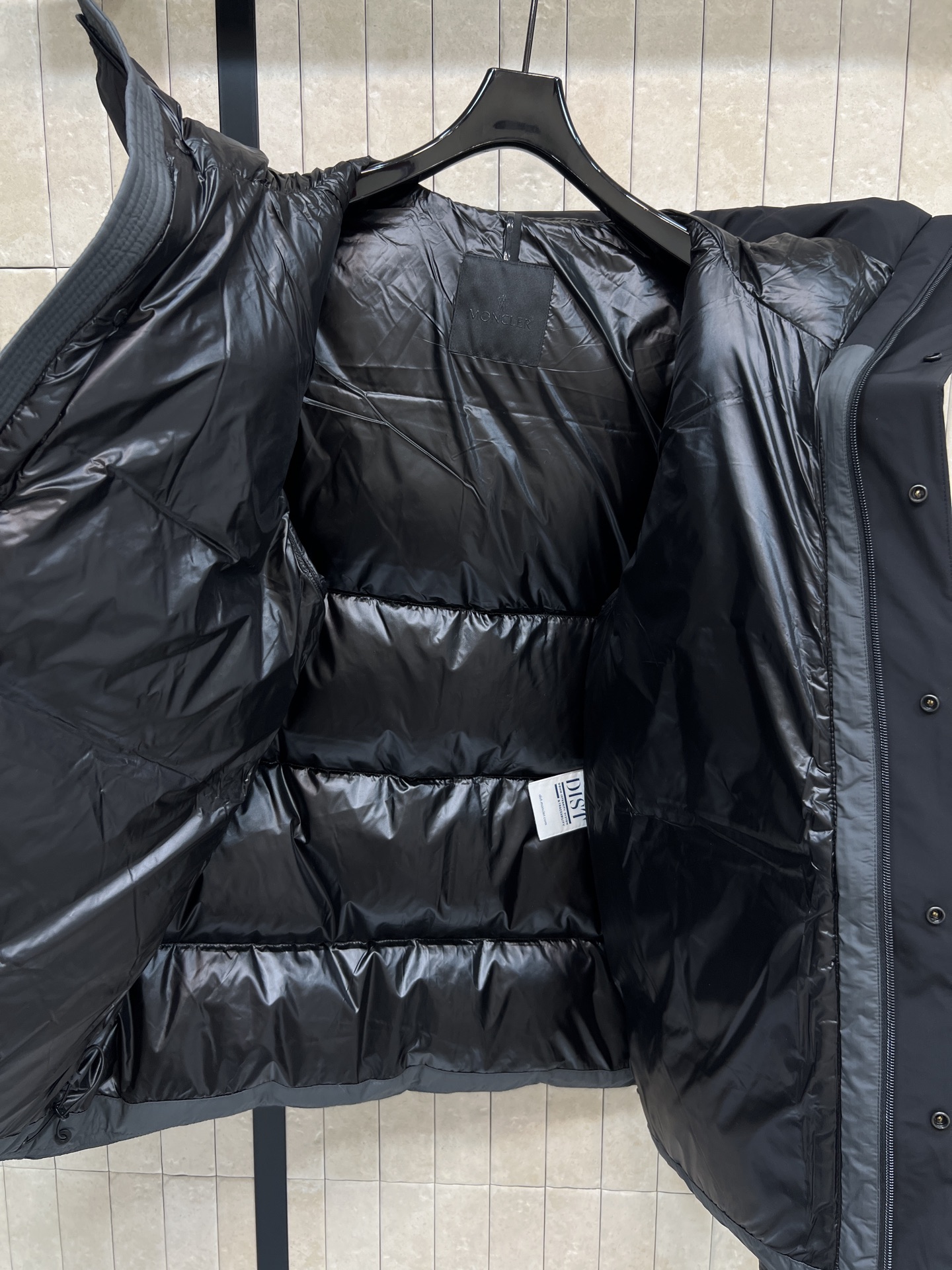 MO家 25秋冬新款 黑武士羽绒服 黑标系列  国标90白鸭绒填充 蓬松不臃肿 连帽+拉链口袋+可调节袖