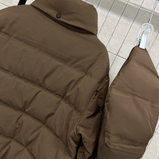 MO家 25秋冬新款 滑雪连帽立领羽绒服 主打户外功能 防风防水面料+国标90绒填充 保暖力超强涨 短款 MO家 25秋冬新款 滑雪连帽立领羽绒服 主打户外功能 防风防水面料+国标90绒填充 保暖力超强涨 短款