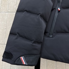 MO家 25秋冬新款 滑雪连帽立领羽绒服 主打户外功能 防风防水面料+国标90绒填充 保暖力超强涨 短款 MO家 25秋冬新款 滑雪连帽立领羽绒服 主打户外功能 防风防水面料+国标90绒填充 保暖力超强涨 短款