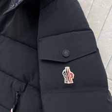 MO家 25秋冬新款 滑雪连帽立领羽绒服 主打户外功能 防风防水面料+国标90绒填充 保暖力超强涨 短款 MO家 25秋冬新款 滑雪连帽立领羽绒服 主打户外功能 防风防水面料+国标90绒填充 保暖力超强涨 短款