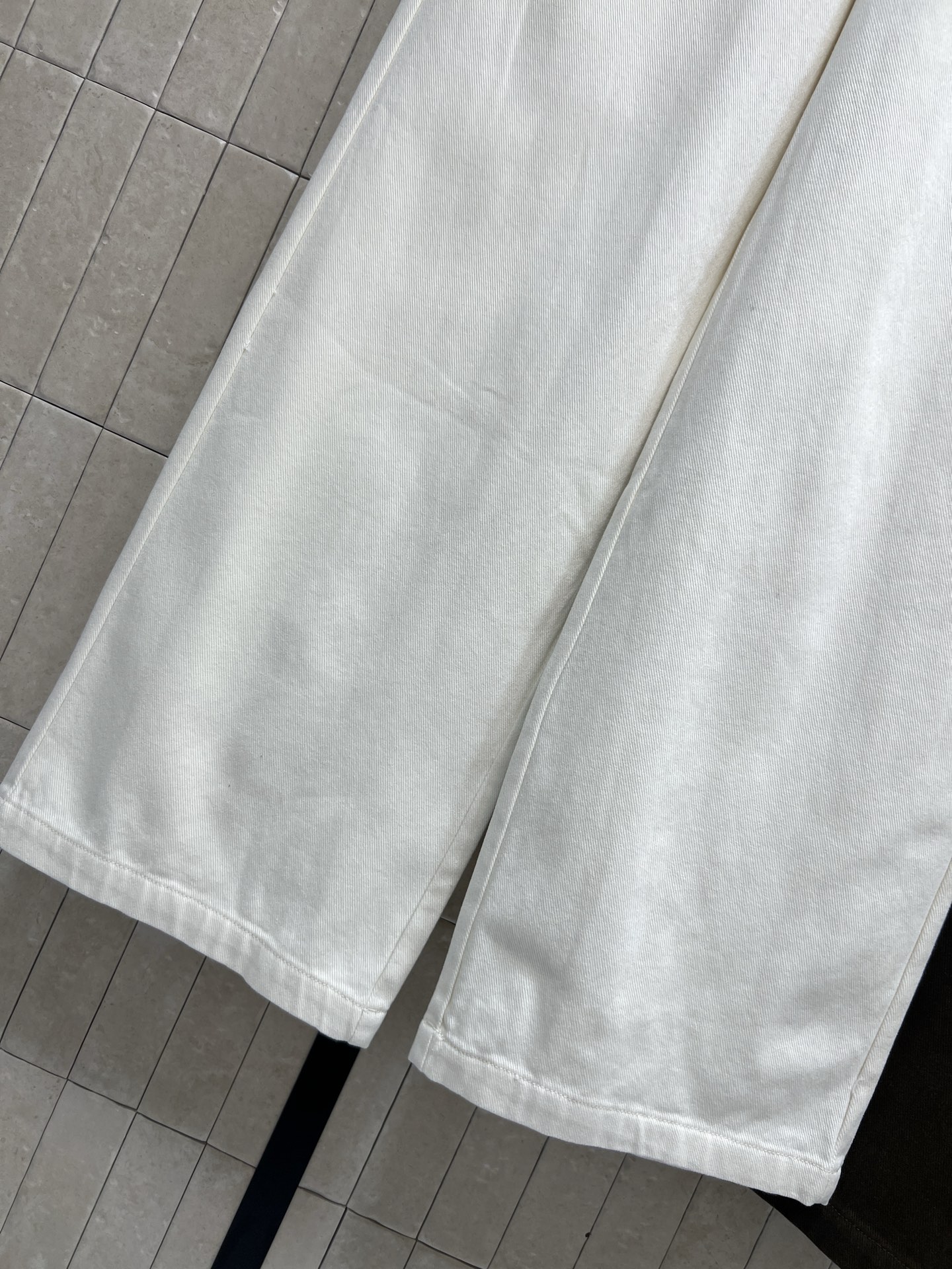 MIU家 25秋冬新款 腰带装饰阔腿裤 高腰+阔腿剪裁 配本布腰带装饰 显瘦又修饰腿型 轻松打造大长腿 