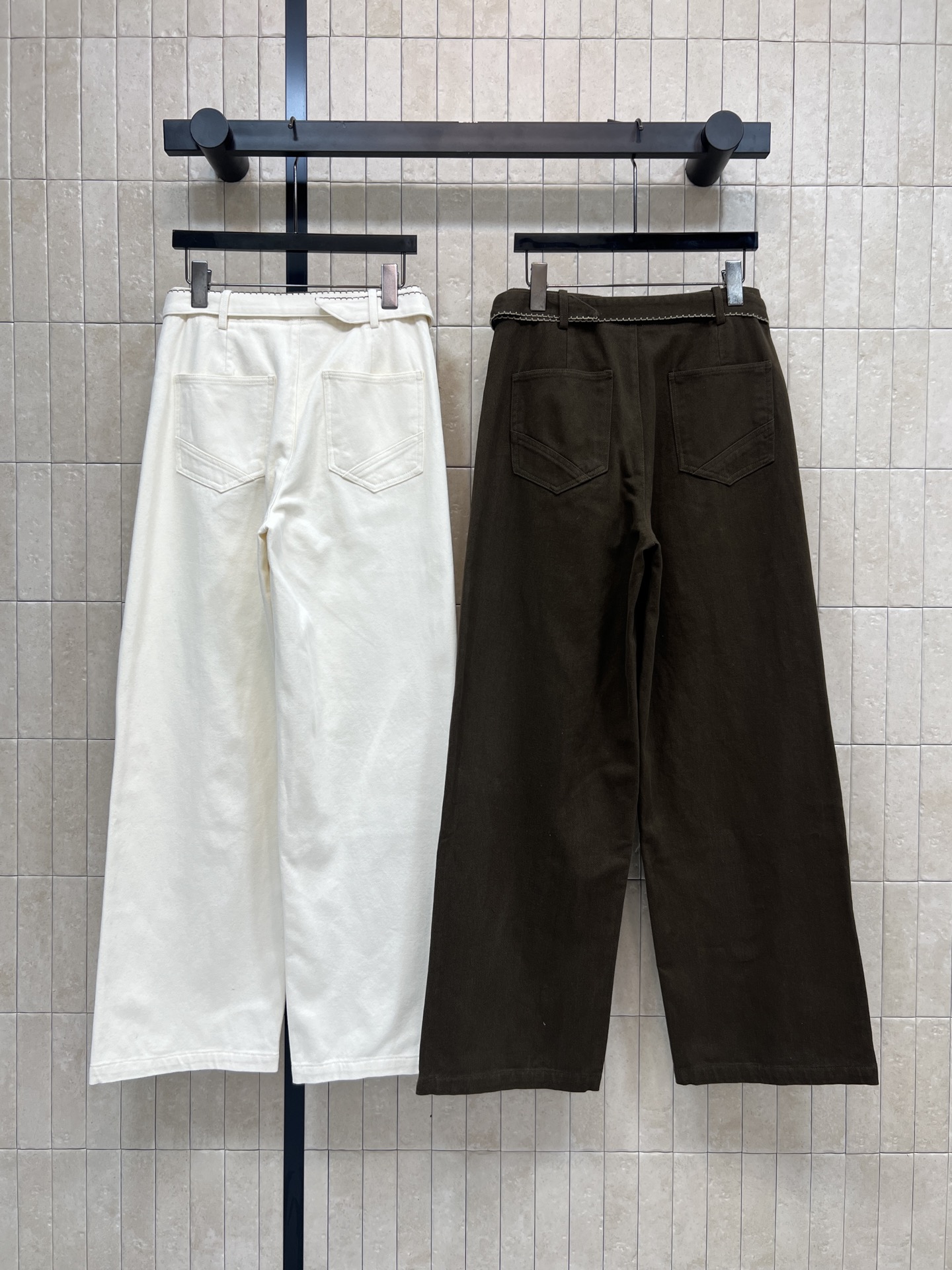 MIU家 25秋冬新款 腰带装饰阔腿裤 高腰+阔腿剪裁 配本布腰带装饰 显瘦又修饰腿型 轻松打造大长腿 