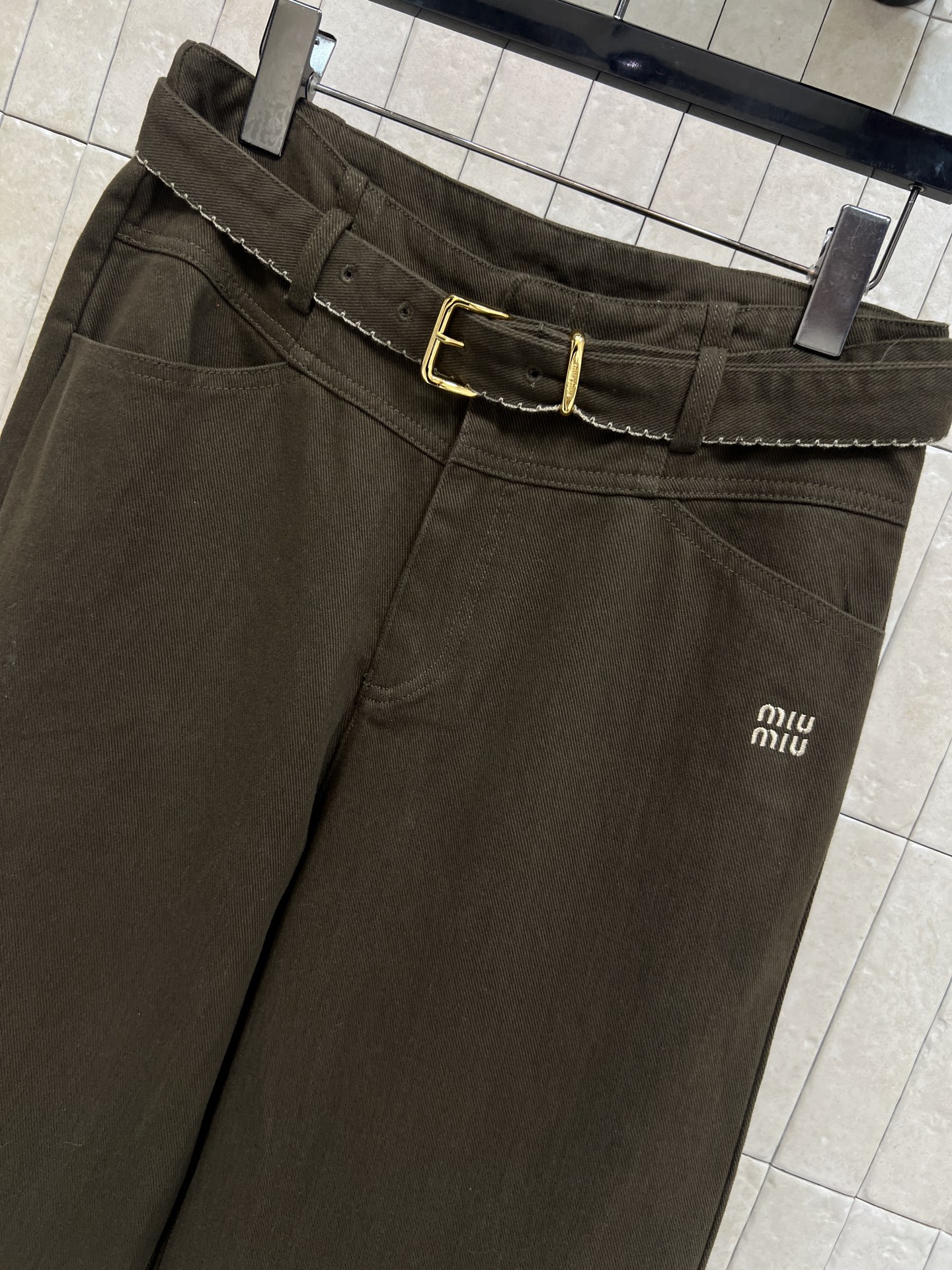 MIU家 25秋冬新款 腰带装饰阔腿裤 高腰+阔腿剪裁 配本布腰带装饰 显瘦又修饰腿型 轻松打造大长腿 