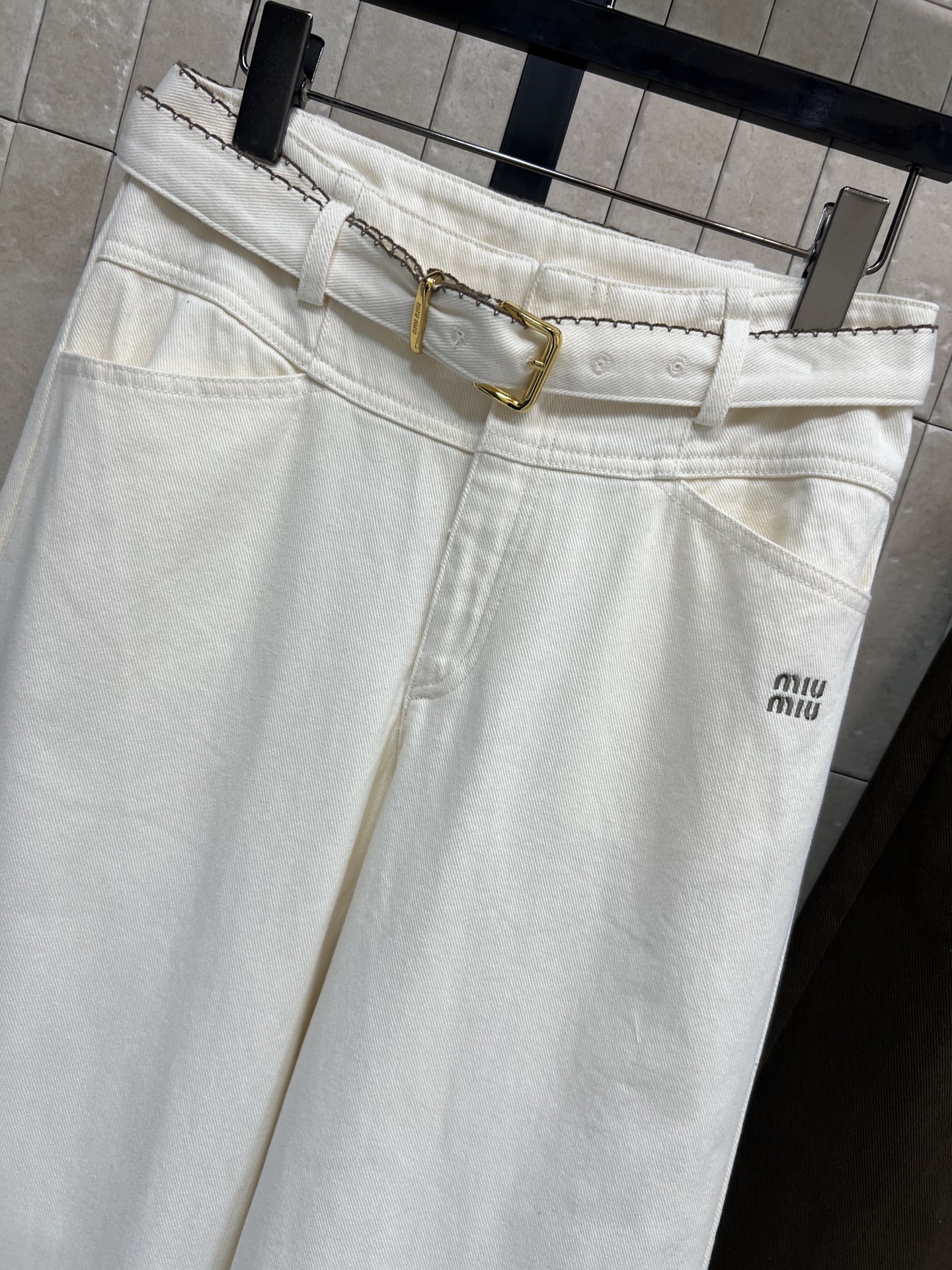MIU家 25秋冬新款 腰带装饰阔腿裤 高腰+阔腿剪裁 配本布腰带装饰 显瘦又修饰腿型 轻松打造大长腿 