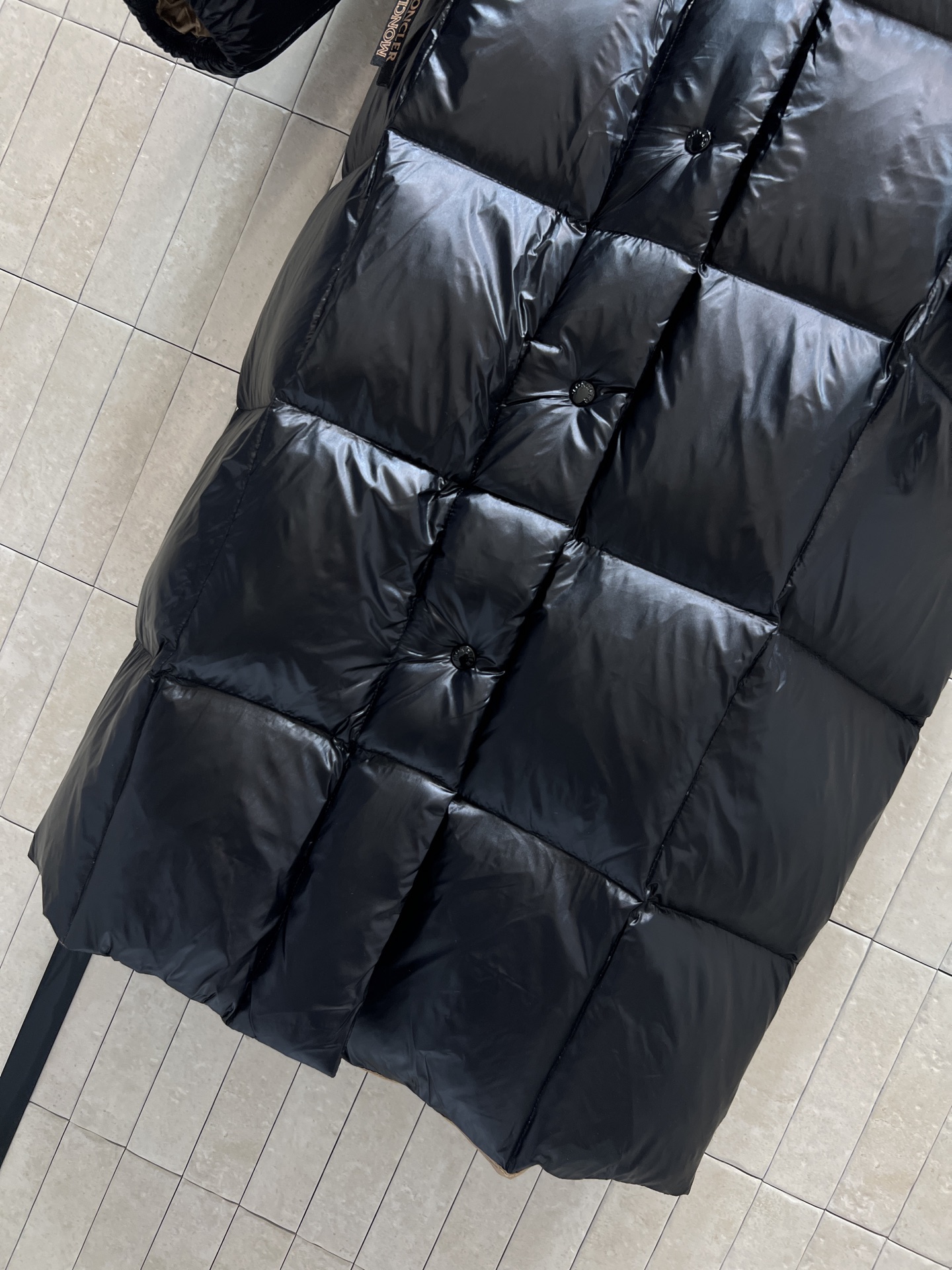 MO家 25秋冬新款 连帽长款羽绒服 经典百搭款 黑金配色尼龙面料 国标90白鸭绒 填充 保暖力超强直筒