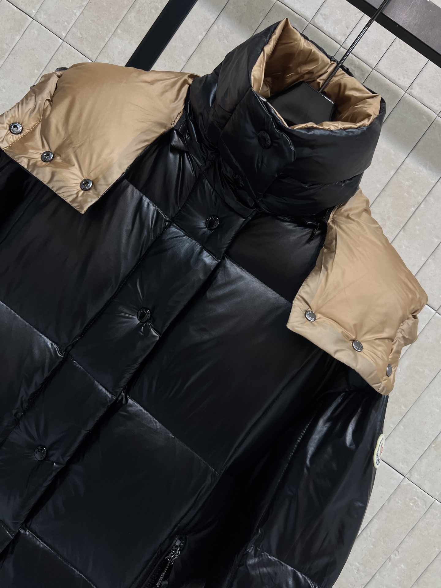 MO家 25秋冬新款 连帽长款羽绒服 经典百搭款 黑金配色尼龙面料 国标90白鸭绒 填充 保暖力超强直筒