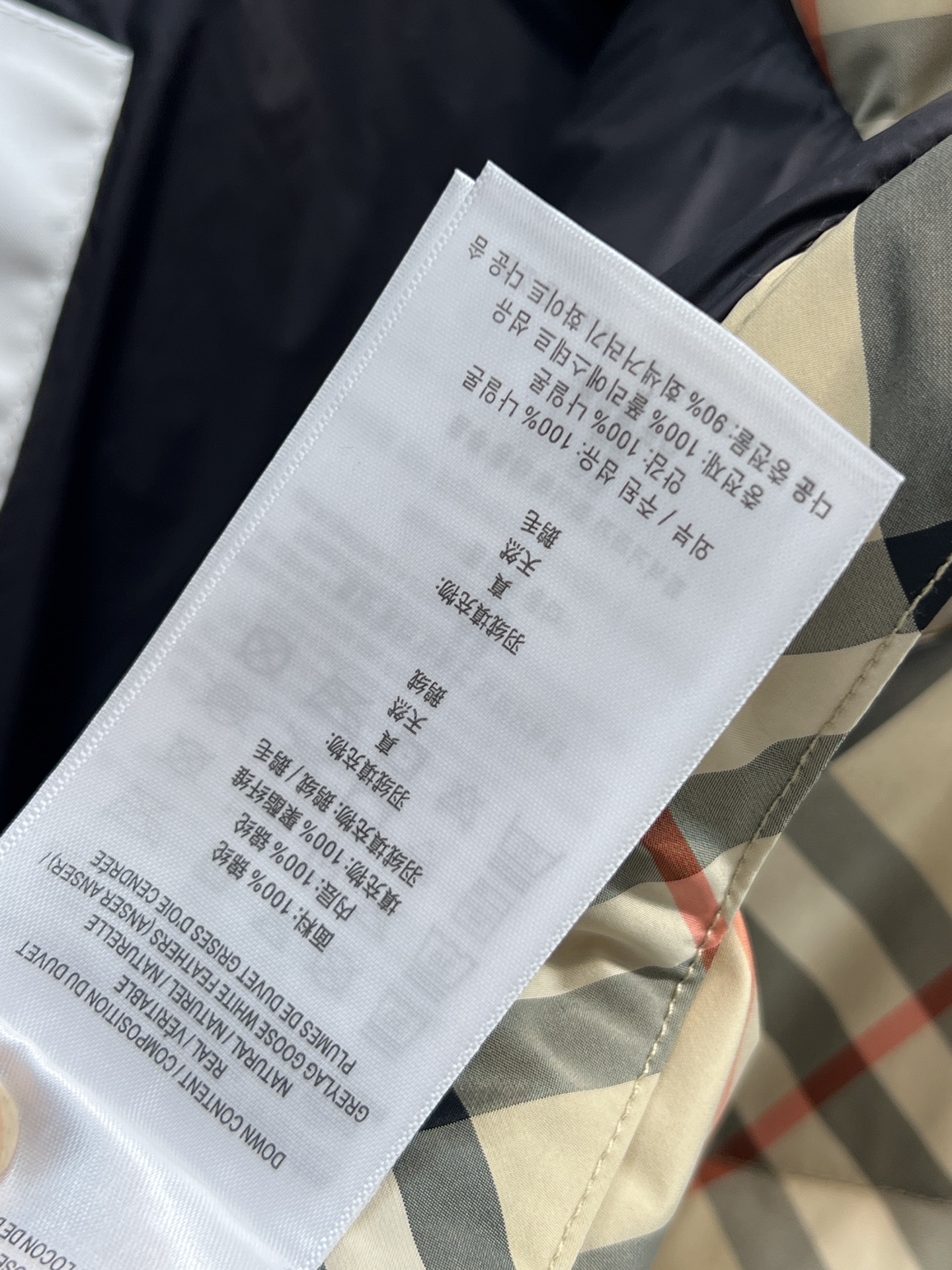 BUR家 25秋冬新款 立领连帽短款羽绒服 可隐藏连帽设计 非常经典又实穿的款 小立领短款夹克版型 上身