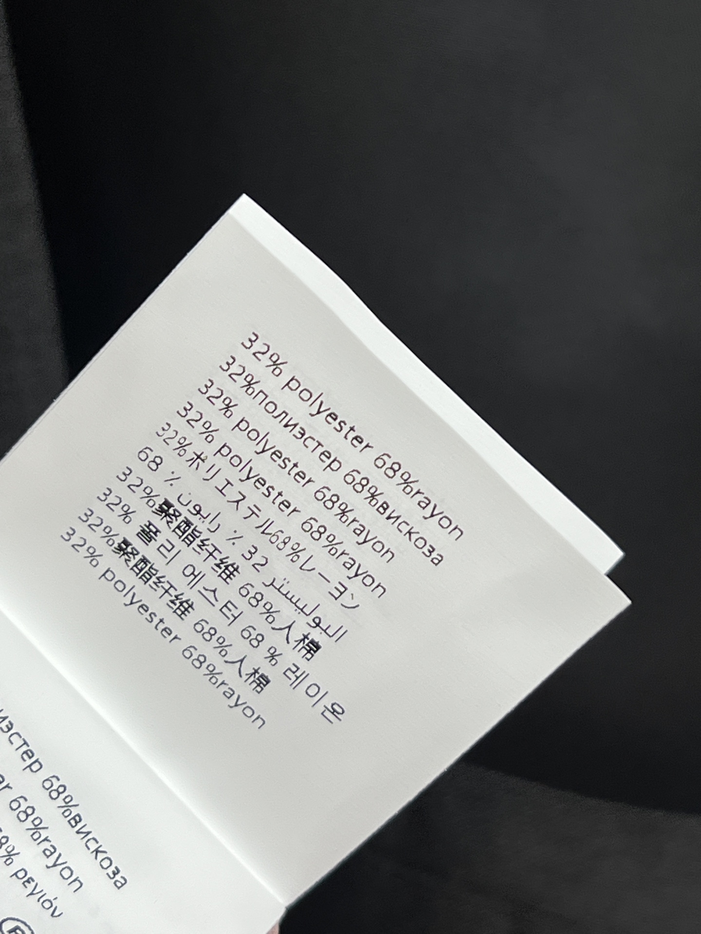 MIU家 26春夏新款 蝴蝶结露背吊带裙 采用柔软面料 触感细腻 设计简约优雅 肩带蝴蝶结点缀 增添俏皮