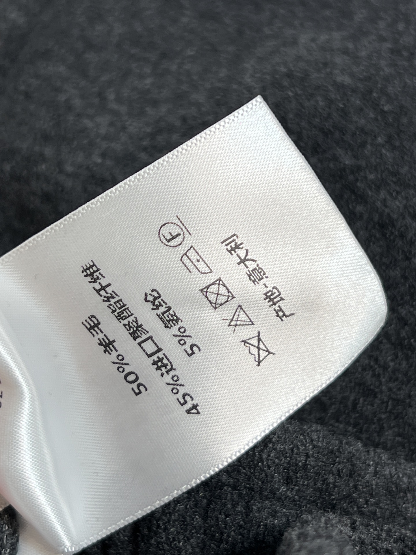 LW家 25秋冬新款 羊毛阔腿休闲裤 采用高品质羊毛面料柔软又保暖 秋冬穿超舒服！宽松直筒设计 裤腿宽松