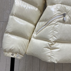 MO家 25秋冬新款 小蛮腰连帽羽绒服 显瘦显高绝绝子 连帽收腰版型 标志性收腰设计 分割身材比例保暖实 MO家 25秋冬新款 小蛮腰连帽羽绒服 显瘦显高绝绝子 连帽收腰版型 标志性收腰设计 分割身材比例保暖实