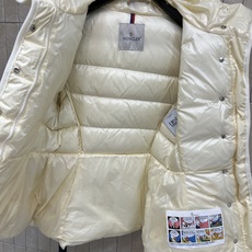 MO家 25秋冬新款 小蛮腰连帽羽绒服 显瘦显高绝绝子 连帽收腰版型 标志性收腰设计 分割身材比例保暖实 MO家 25秋冬新款 小蛮腰连帽羽绒服 显瘦显高绝绝子 连帽收腰版型 标志性收腰设计 分割身材比例保暖实