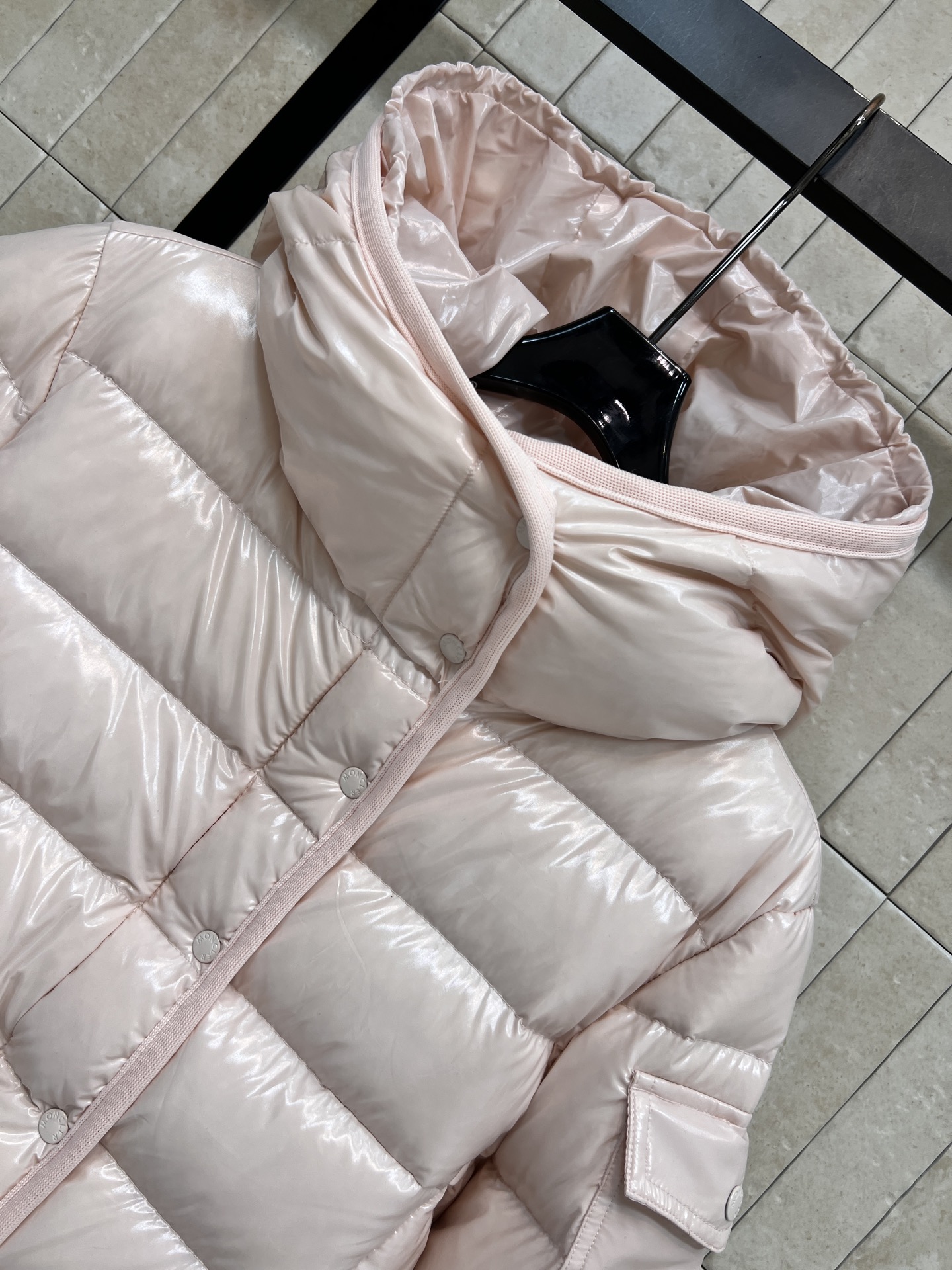 MO家 25秋冬新款 小蛮腰连帽羽绒服 显瘦显高绝绝子 连帽收腰版型 标志性收腰设计 分割身材比例保暖实