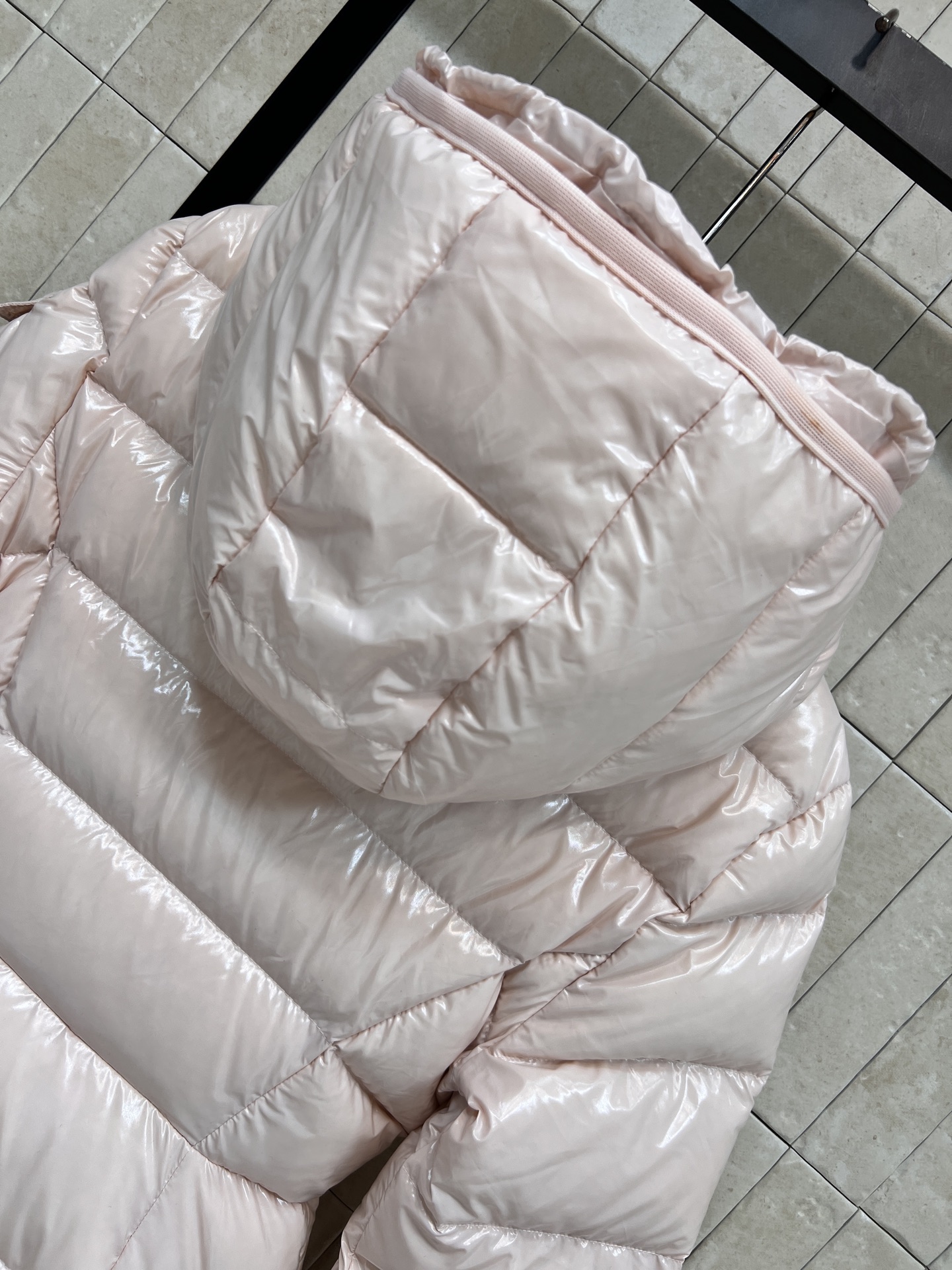 MO家 25秋冬新款 小蛮腰连帽羽绒服 显瘦显高绝绝子 连帽收腰版型 标志性收腰设计 分割身材比例保暖实