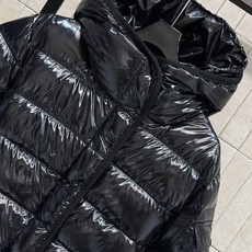 MO家 25秋冬新款 小蛮腰连帽羽绒服 显瘦显高绝绝子 连帽收腰版型 标志性收腰设计 分割身材比例保暖实 MO家 25秋冬新款 小蛮腰连帽羽绒服 显瘦显高绝绝子 连帽收腰版型 标志性收腰设计 分割身材比例保暖实