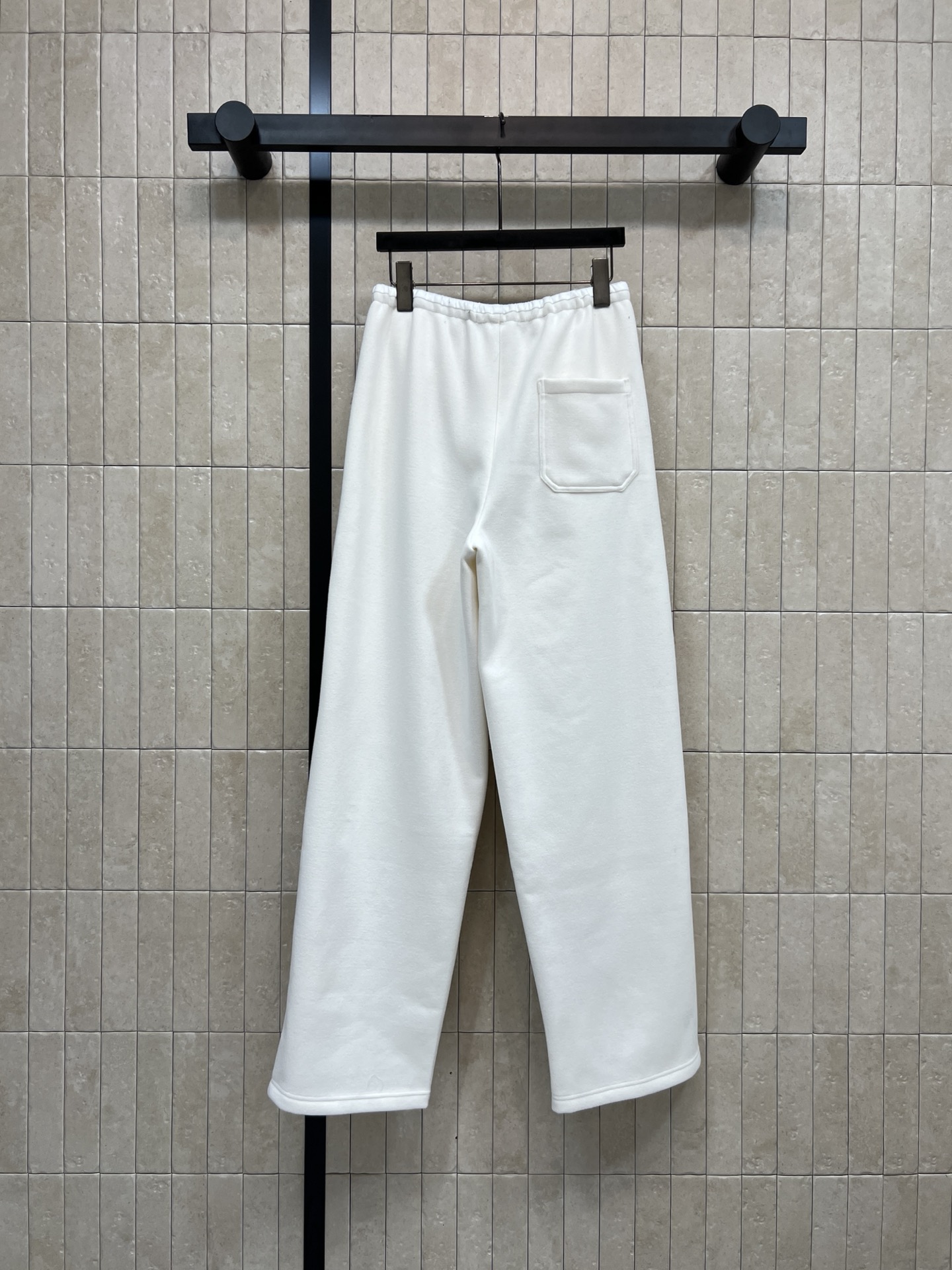 CE家 25秋冬新款 logo休闲阔腿裤 秋冬穿超舒服！高腰内抽绳设计 松紧可调节 适合各种身材  裤型