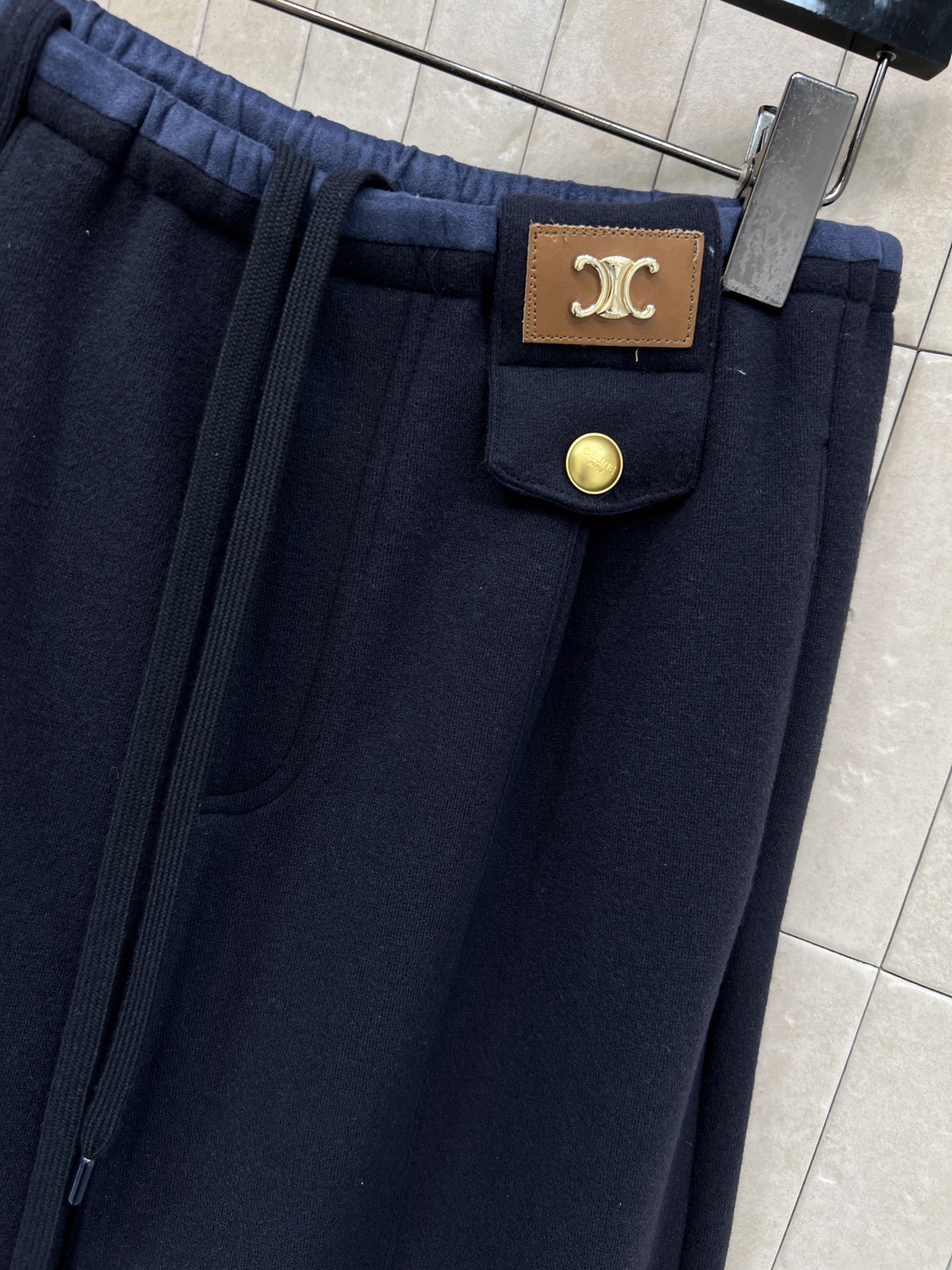 CE家 25秋冬新款 logo休闲阔腿裤 秋冬穿超舒服！高腰内抽绳设计 松紧可调节 适合各种身材  裤型