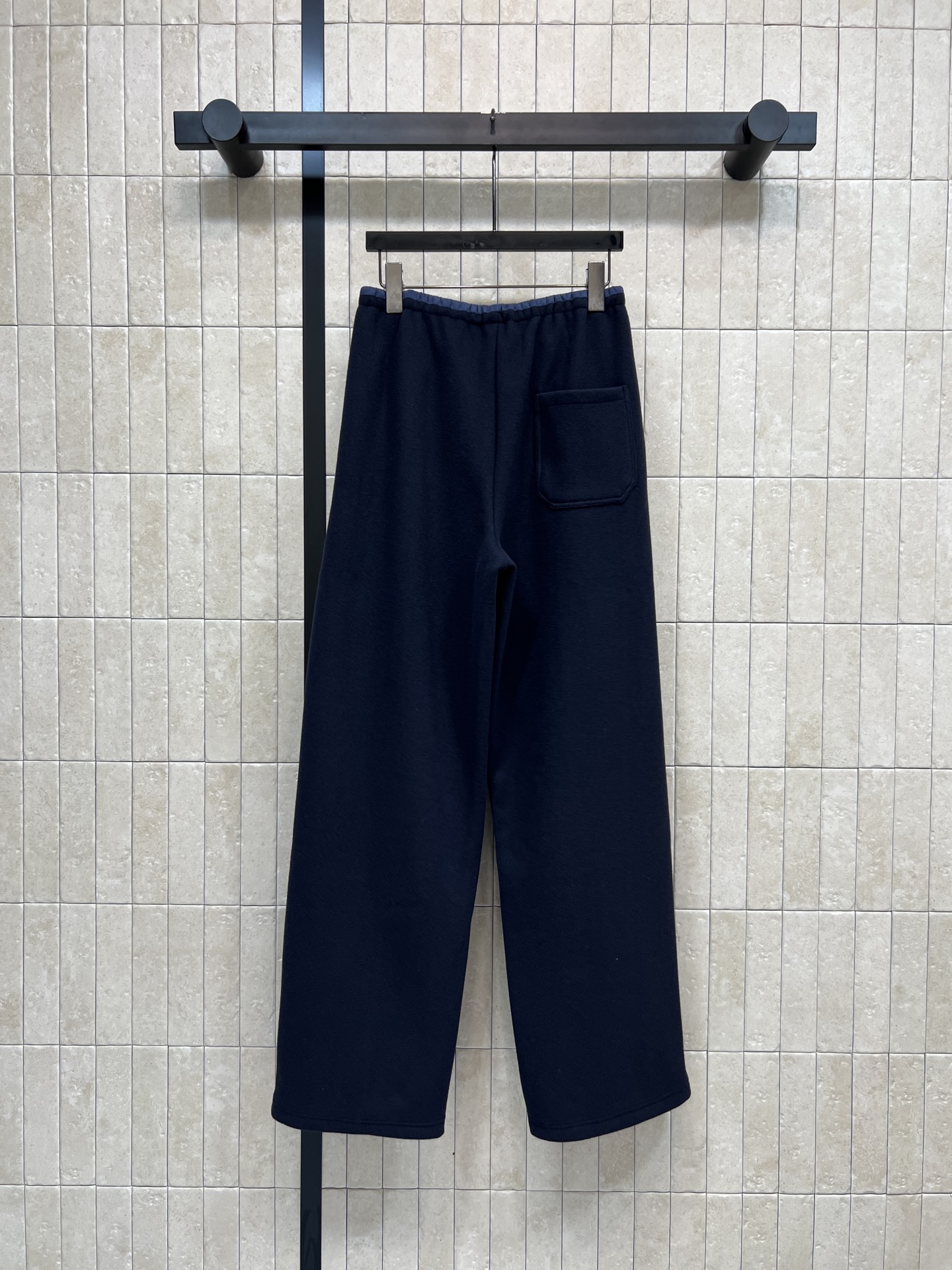 CE家 25秋冬新款 logo休闲阔腿裤 秋冬穿超舒服！高腰内抽绳设计 松紧可调节 适合各种身材  裤型
