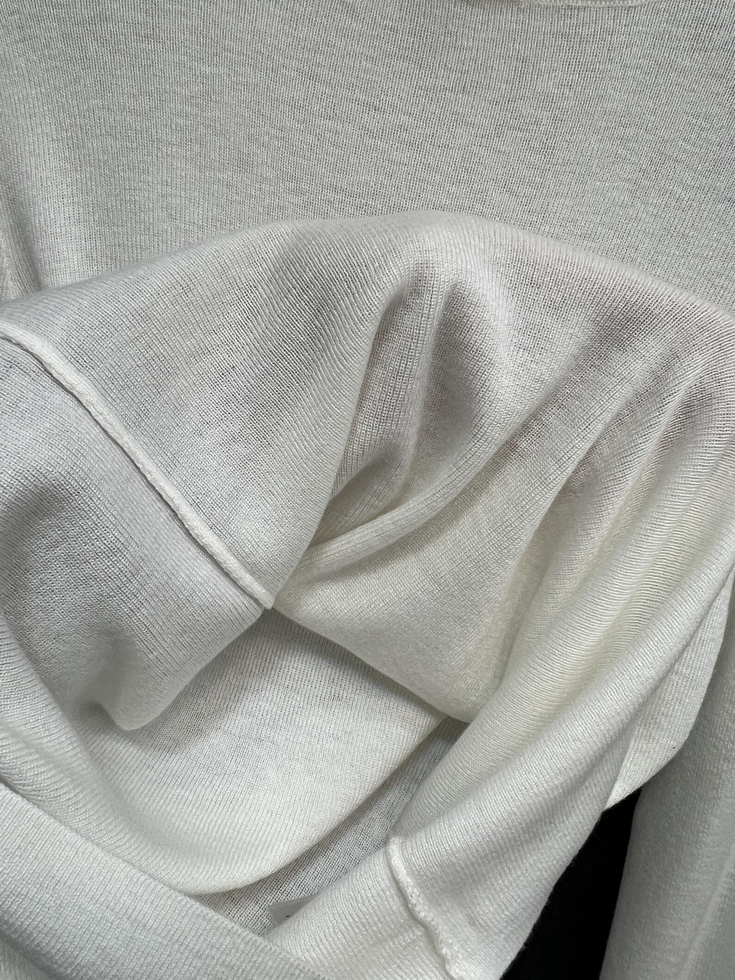 BUR家 25秋冬新款  高领羊毛针织衫 柔软亲肤又保暖 秋冬穿超舒服！简约设计+胸前小马刺绣 低调又有