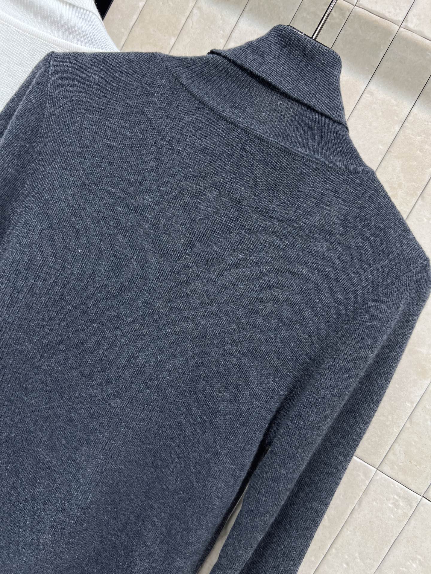 BUR家 25秋冬新款  高领羊毛针织衫 柔软亲肤又保暖 秋冬穿超舒服！简约设计+胸前小马刺绣 低调又有