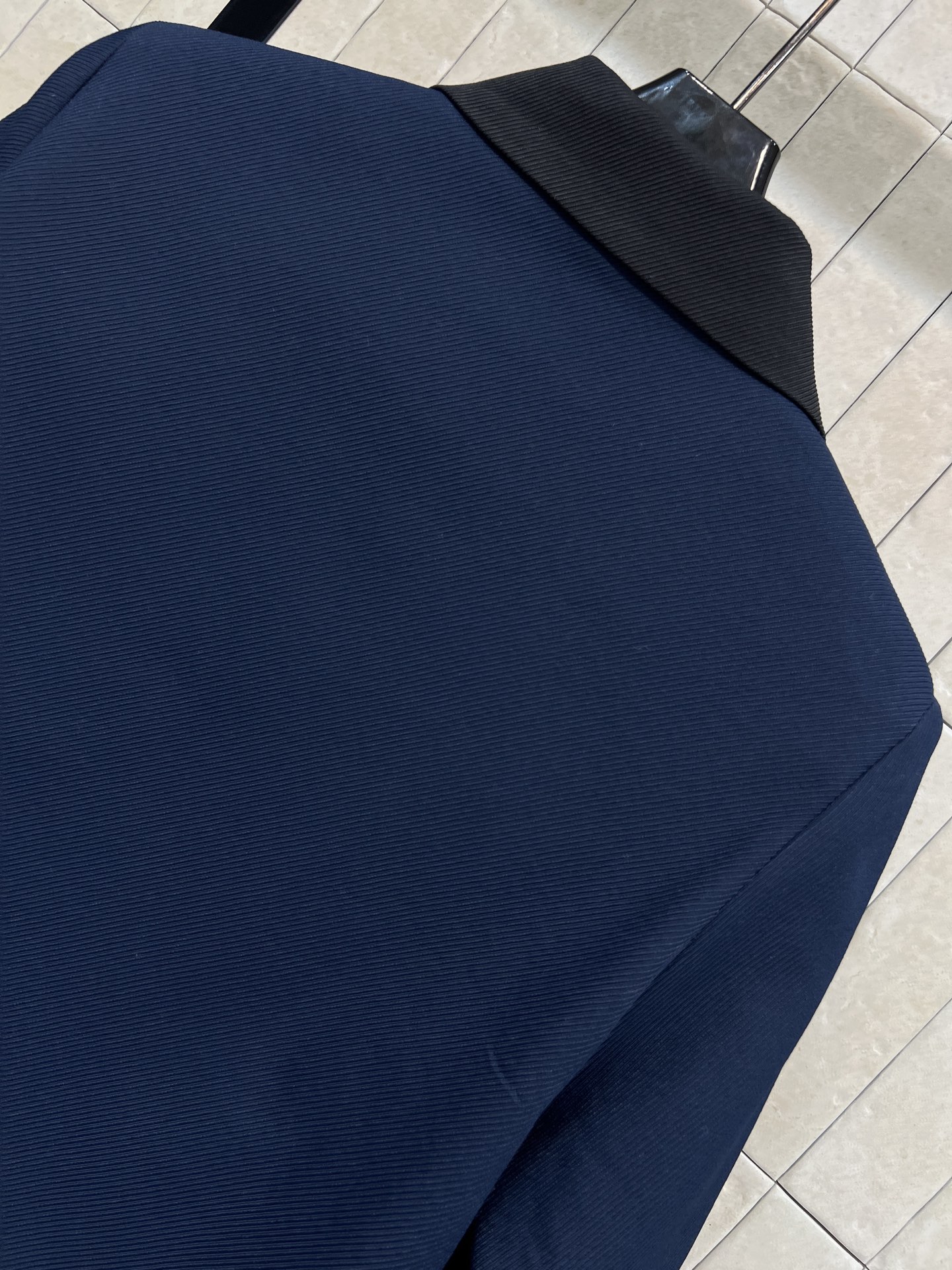 D家 25秋冬新款 蓝色棉服小西装 拼接黑色翻领+五角星⭐️金属纽扣 简约又精致 剪裁利落 里面D字母印
