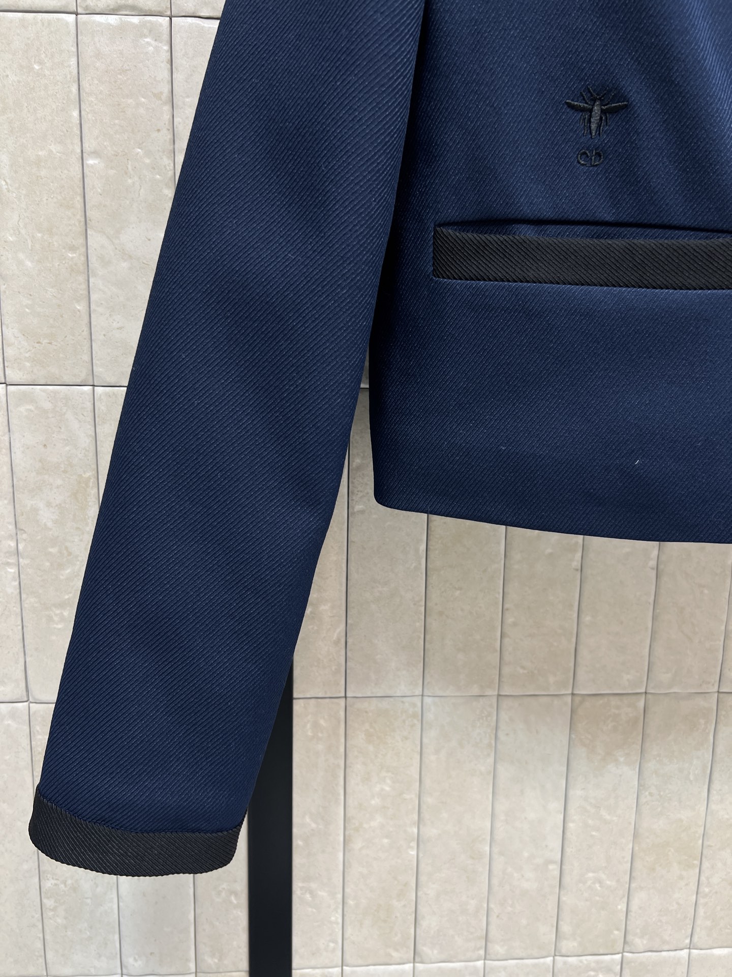 D家 25秋冬新款 蓝色棉服小西装 拼接黑色翻领+五角星⭐️金属纽扣 简约又精致 剪裁利落 里面D字母印