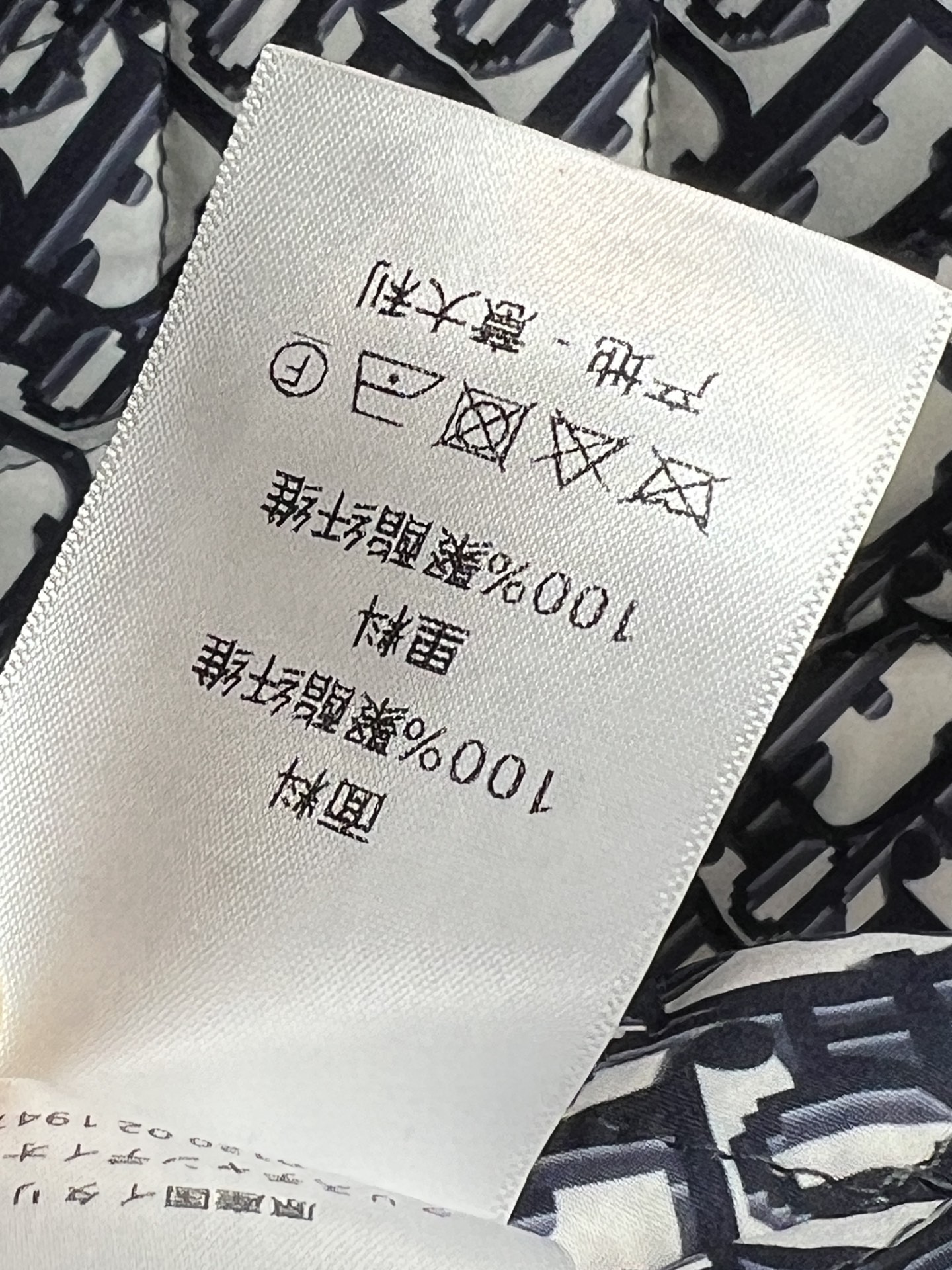 D家 25秋冬新款 蓝色棉服小西装 拼接黑色翻领+五角星⭐️金属纽扣 简约又精致 剪裁利落 里面D字母印