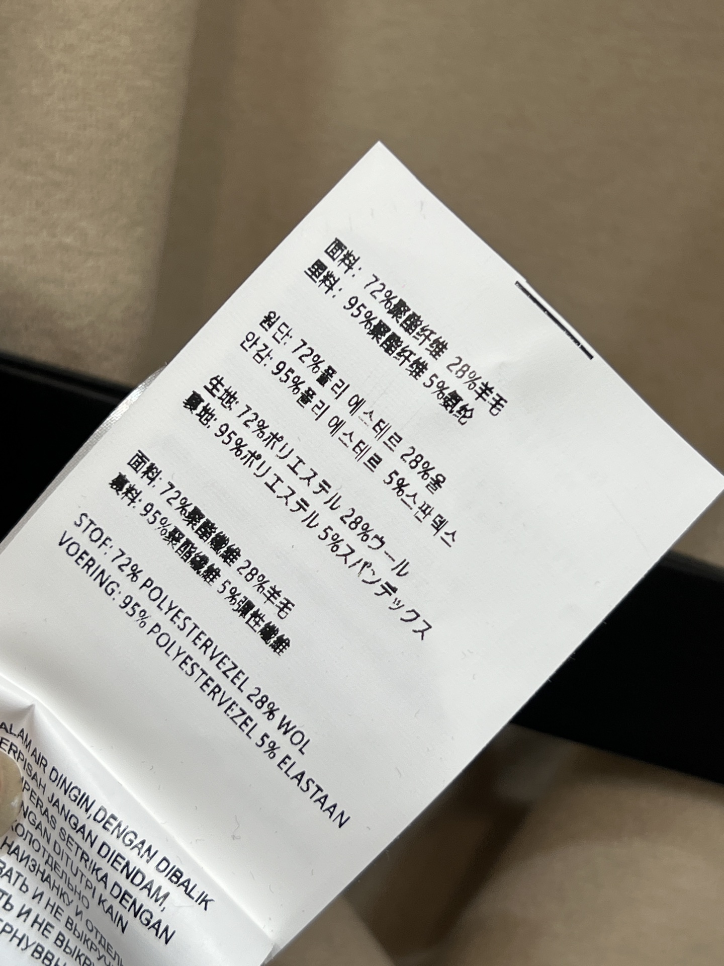 PD家 25秋冬新款 连帽羊毛卫衣连衣裙  休闲运动风十足 连帽版型 搭配三角标皮腰带收腰轮廓 上身遮肉