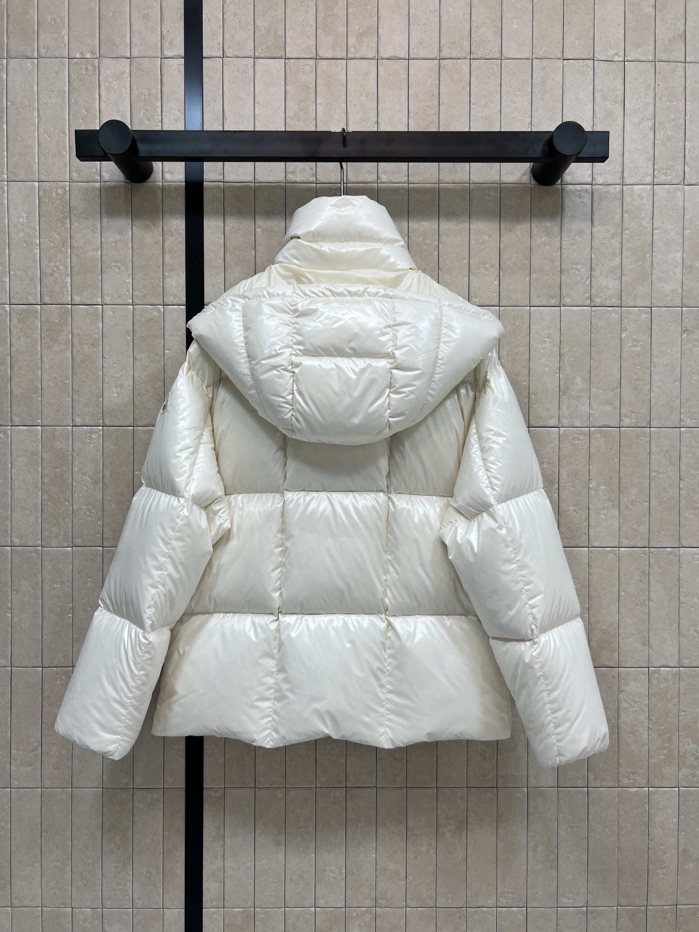MO家 25秋冬新款 立领连帽面包服 连帽可拆卸 原版定制logo刺绣徽章装饰 连帽立领面包服版型 上身