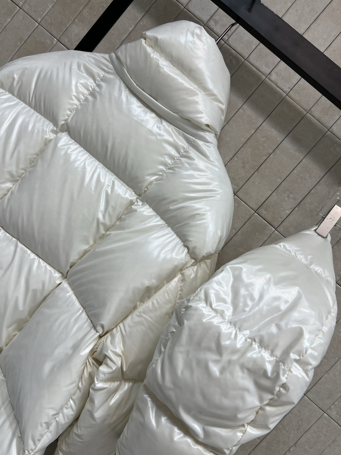 MO家 25秋冬新款 立领连帽面包服 连帽可拆卸 原版定制logo刺绣徽章装饰 连帽立领面包服版型 上身