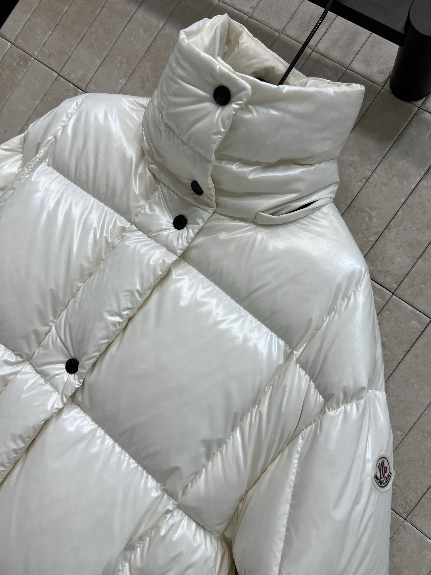 MO家 25秋冬新款 立领连帽面包服 连帽可拆卸 原版定制logo刺绣徽章装饰 连帽立领面包服版型 上身