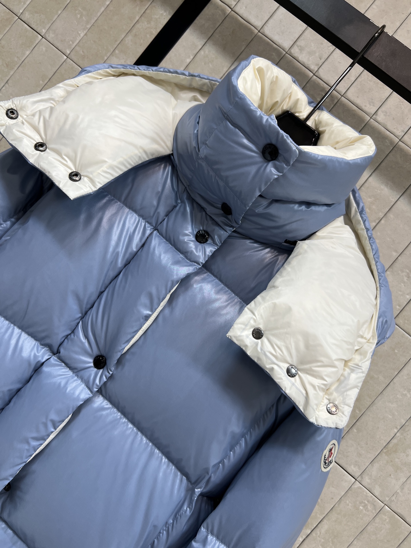 MO家 25秋冬新款 立领连帽面包服 连帽可拆卸 原版定制logo刺绣徽章装饰 连帽立领面包服版型 上身