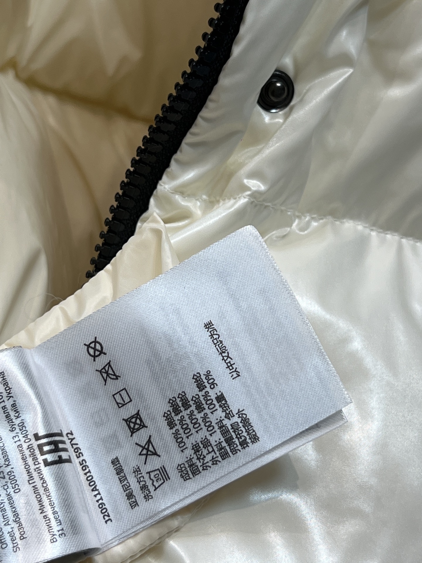 MO家 25秋冬新款 立领连帽面包服 连帽可拆卸 原版定制logo刺绣徽章装饰 连帽立领面包服版型 上身