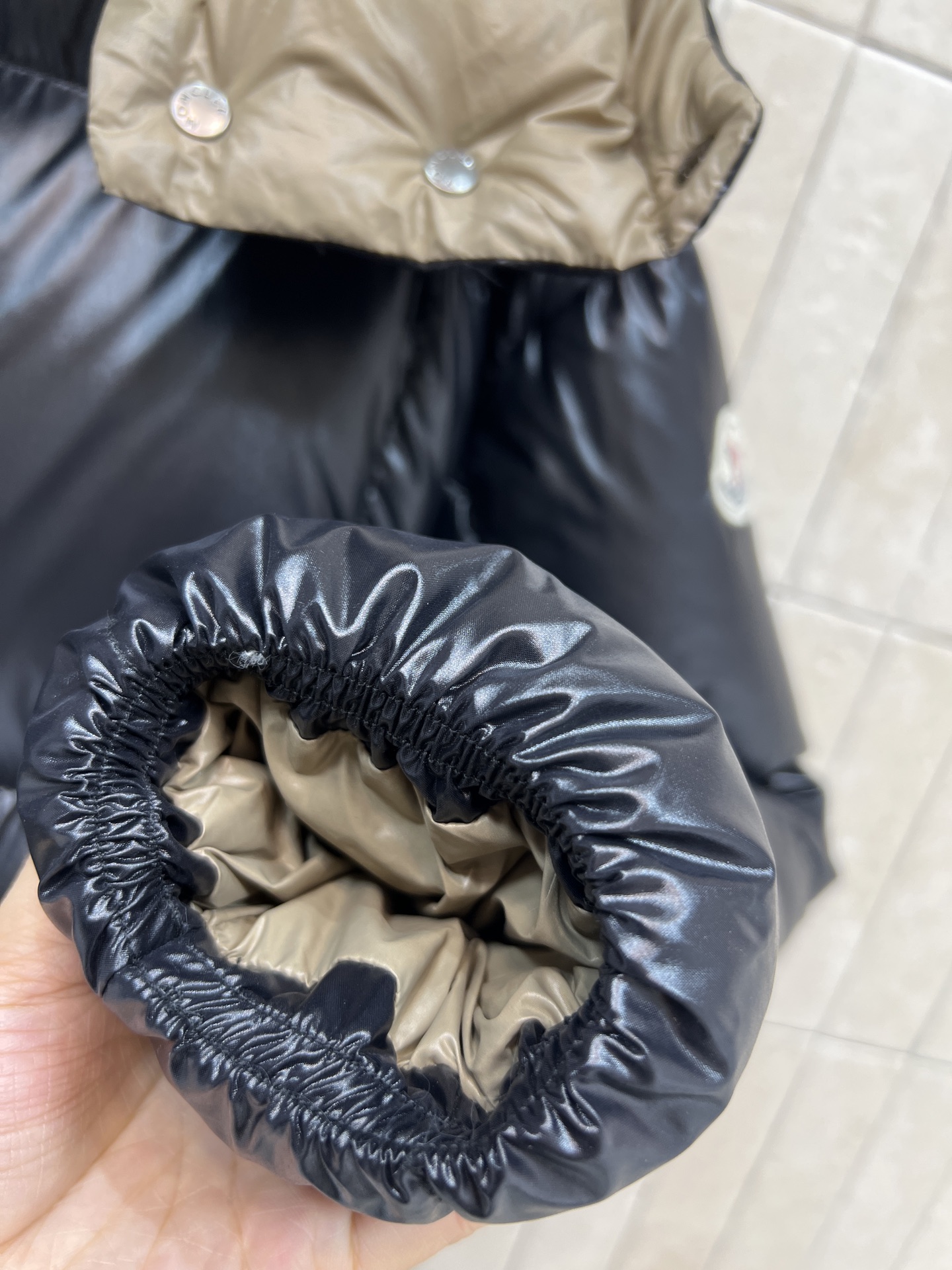 MO家 25秋冬新款 立领连帽面包服 连帽可拆卸 原版定制logo刺绣徽章装饰 连帽立领面包服版型 上身
