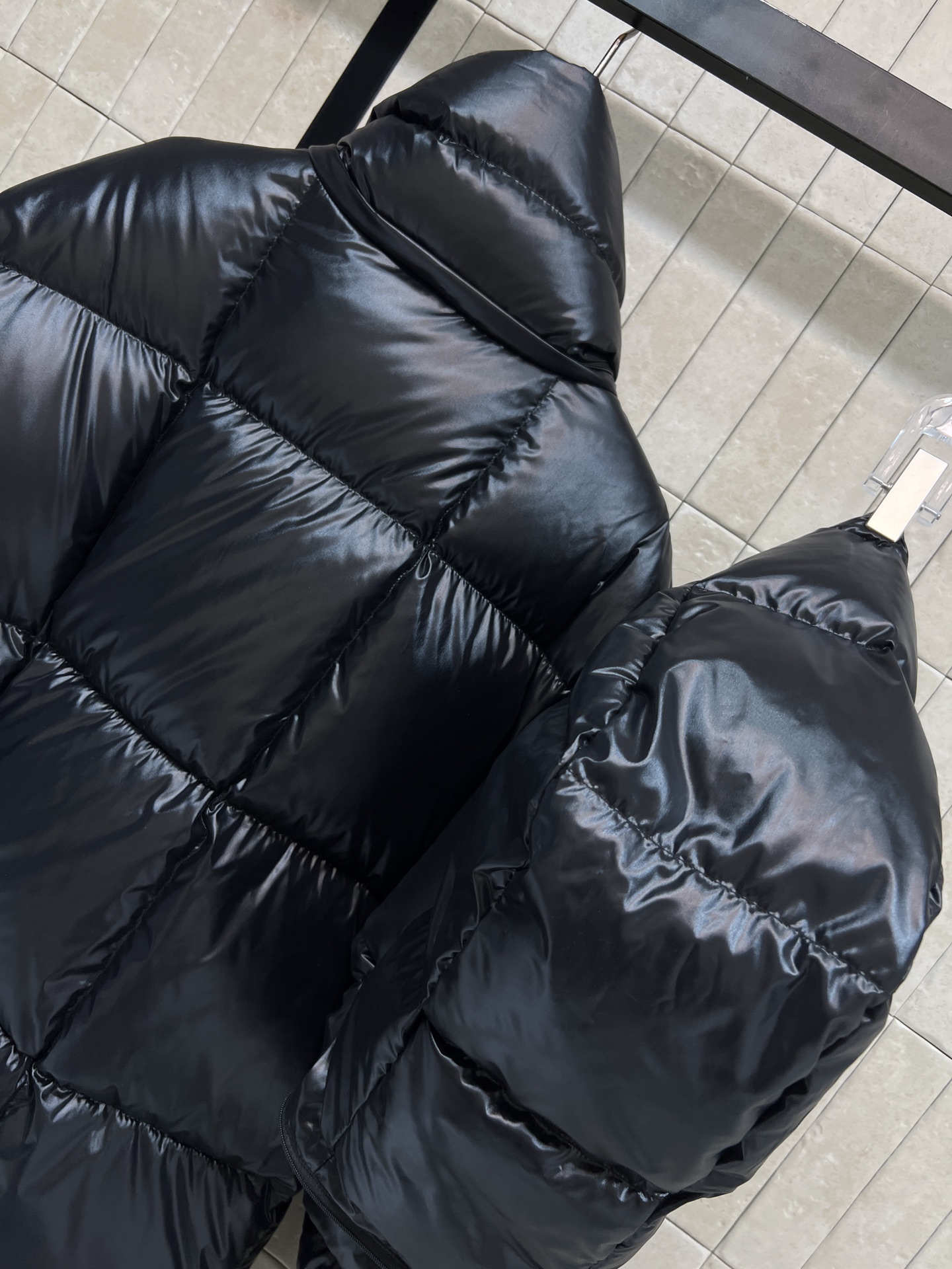 MO家 25秋冬新款 立领连帽面包服 连帽可拆卸 原版定制logo刺绣徽章装饰 连帽立领面包服版型 上身
