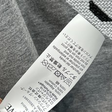 LW家 26春夏新款 联名刺绣T恤 采用高品质纯棉 灰色调超百搭 正面刺绣手绘艺术文字 背部立体主义猫 LW家 26春夏新款 联名刺绣T恤 采用高品质纯棉 灰色调超百搭 正面刺绣手绘艺术文字 背部立体主义猫