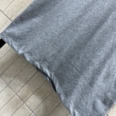 LW家 26春夏新款 联名刺绣T恤 采用高品质纯棉 灰色调超百搭 正面刺绣手绘艺术文字 背部立体主义猫 LW家 26春夏新款 联名刺绣T恤 采用高品质纯棉 灰色调超百搭 正面刺绣手绘艺术文字 背部立体主义猫