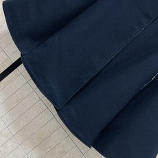 L家 25秋冬新款 羊毛老花斗篷式披肩 深蓝色羊毛面料 里面经典Monogram老花图案 品牌感满满 高 L家 25秋冬新款 羊毛老花斗篷式披肩 深蓝色羊毛面料 里面经典Monogram老花图案 品牌感满满 高