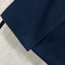 L家 25秋冬新款 羊毛老花不对称半身裙 深蓝色羊毛面料 里面经典Monogram老花图案 品牌感满满 L家 25秋冬新款 羊毛老花不对称半身裙 深蓝色羊毛面料 里面经典Monogram老花图案 品牌感满满