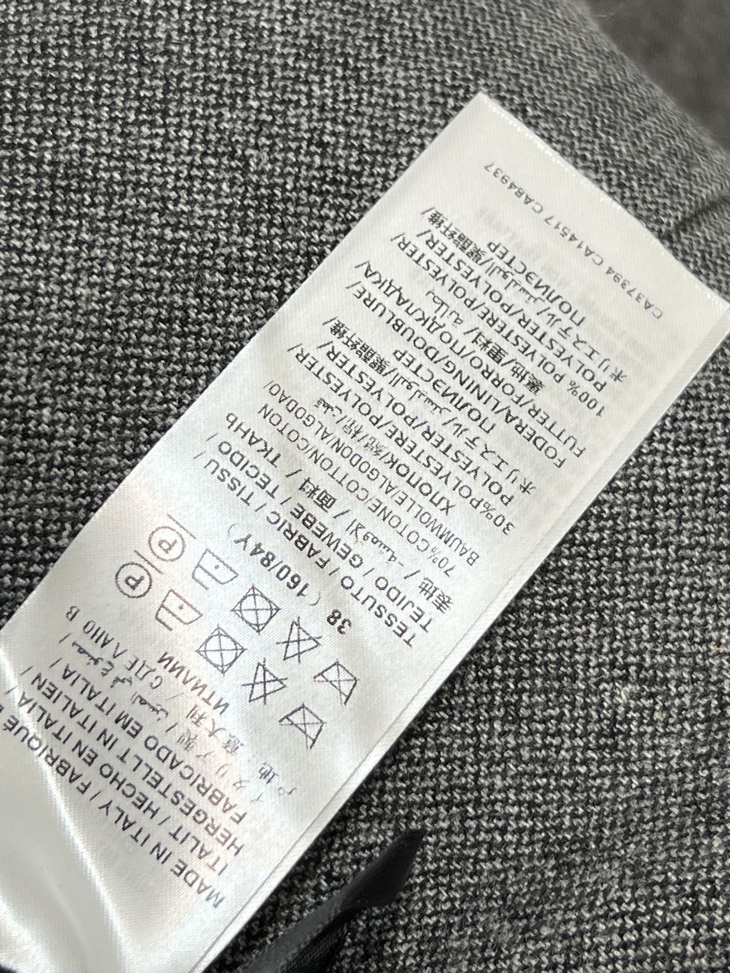 G家 25秋冬新款 灰色九分西装裤 直筒九分裤脚卷边设计 垂坠感满分 显腿长又显瘦 翻边裤脚增添细节感 