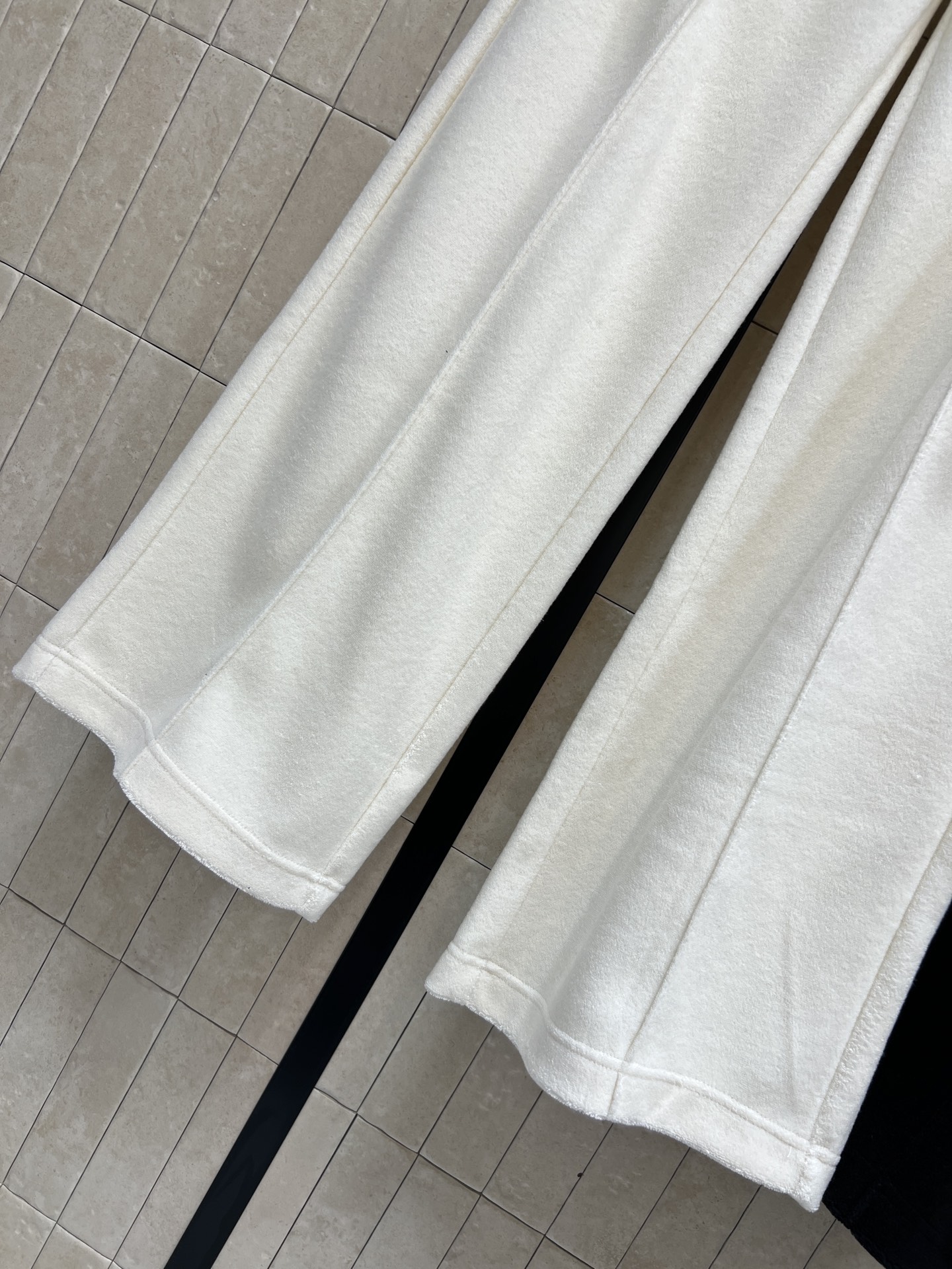 LW家 25秋冬新款 羊羔绒棒球服 柔软又保暖 秋冬穿超合适！经典立领+金色logo徽标纽扣 细节满分 