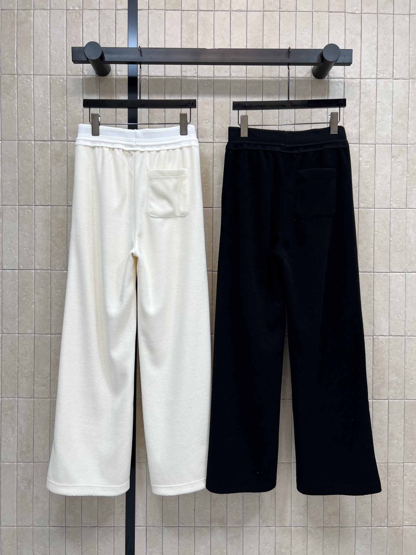 LW家 25秋冬新款 羊羔绒棒球服 柔软又保暖 秋冬穿超合适！经典立领+金色logo徽标纽扣 细节满分 