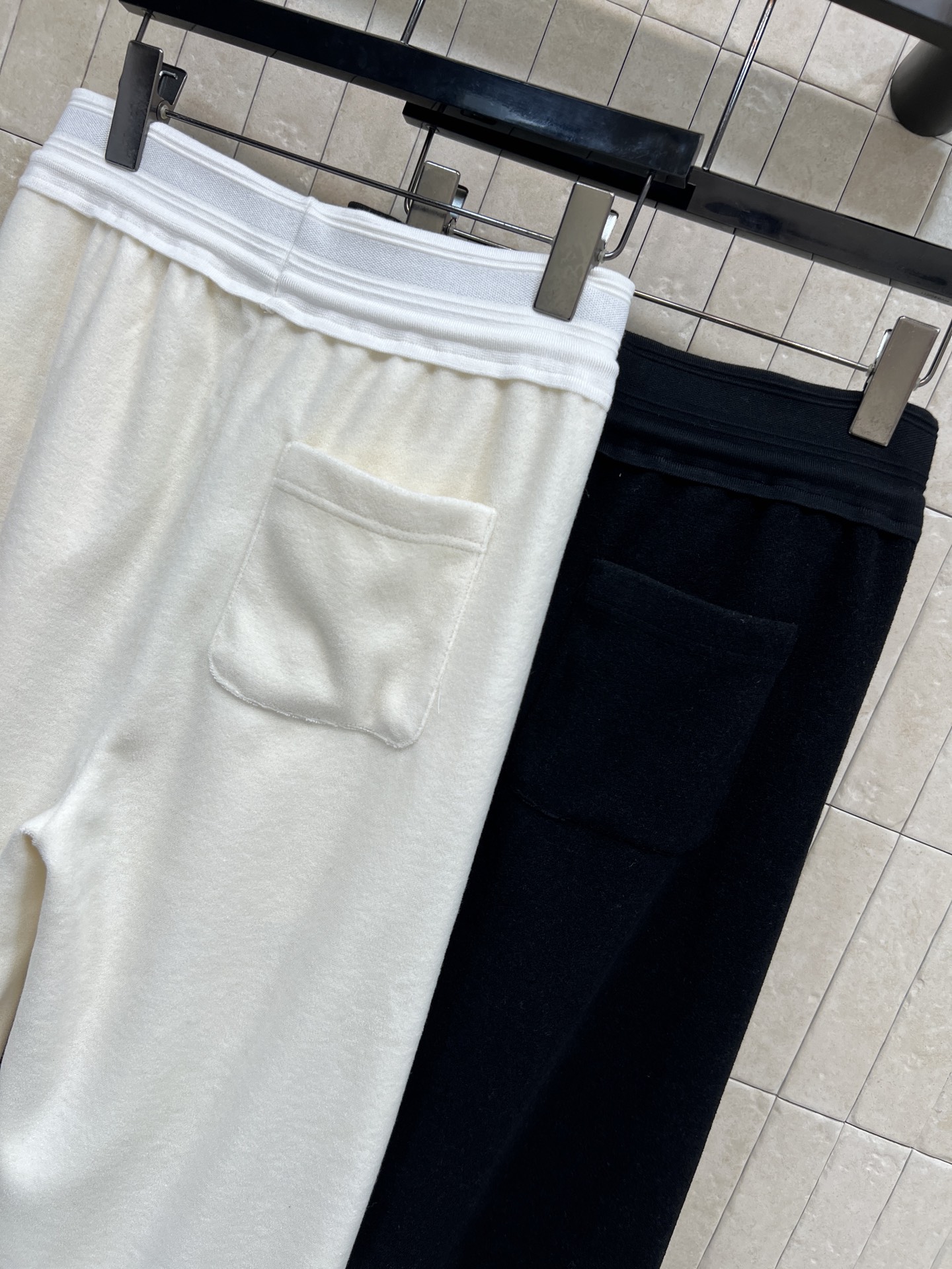 LW家 25秋冬新款 羊羔绒棒球服 柔软又保暖 秋冬穿超合适！经典立领+金色logo徽标纽扣 细节满分 