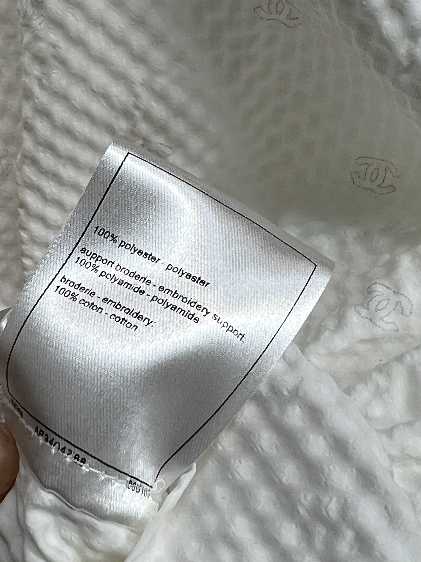 小香家 26春夏新款 立体花朵吊带 白色格纹面料+手工立体 花朵 清新优雅又有层次感产 荷叶边下摆 甜美