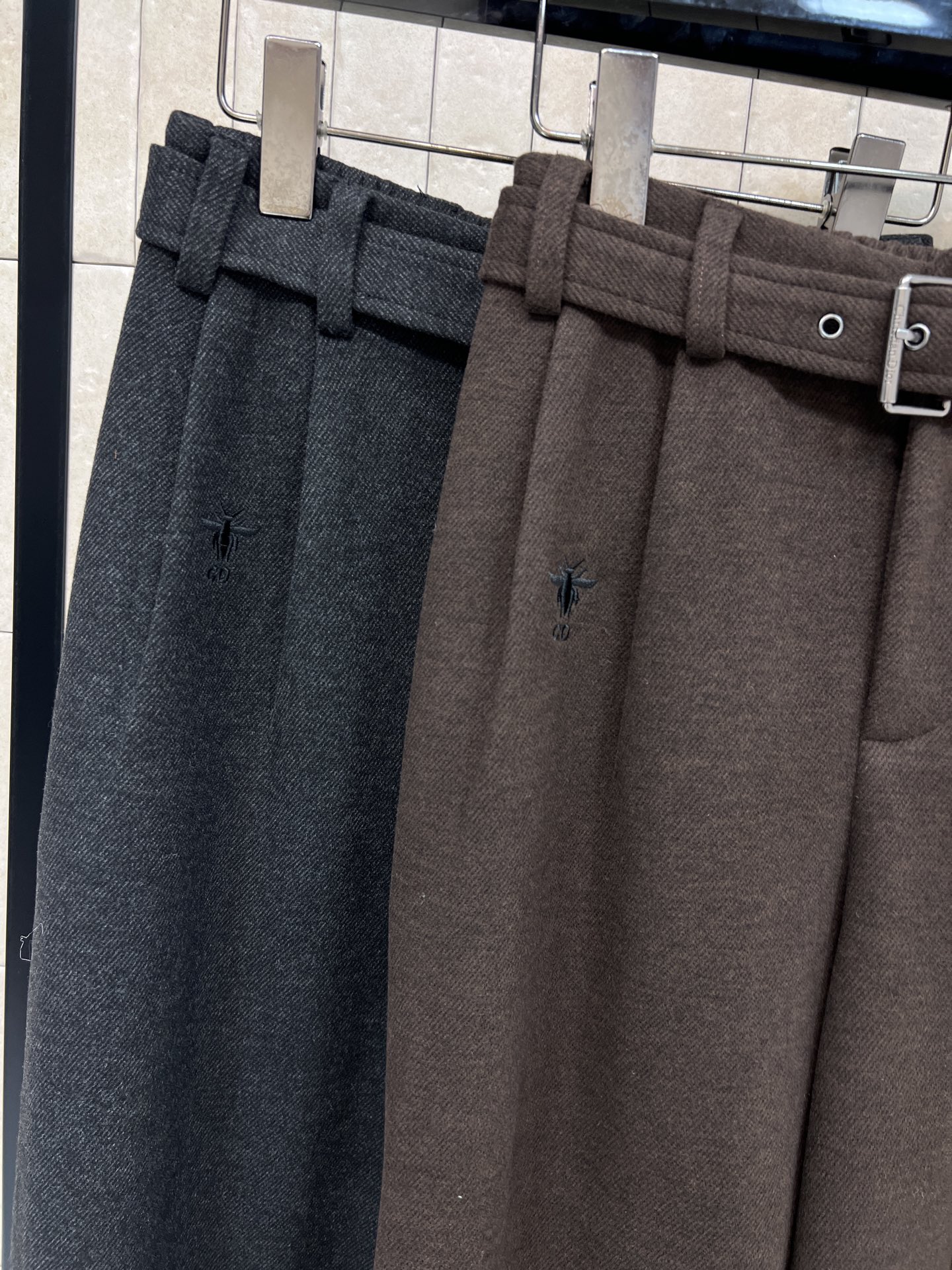 D家 25秋冬新款 高腰毛呢阔腿裤 采用厚实面料 秋冬穿超保暖！高腰+同色腰带设计 修饰腰线 提升比例产