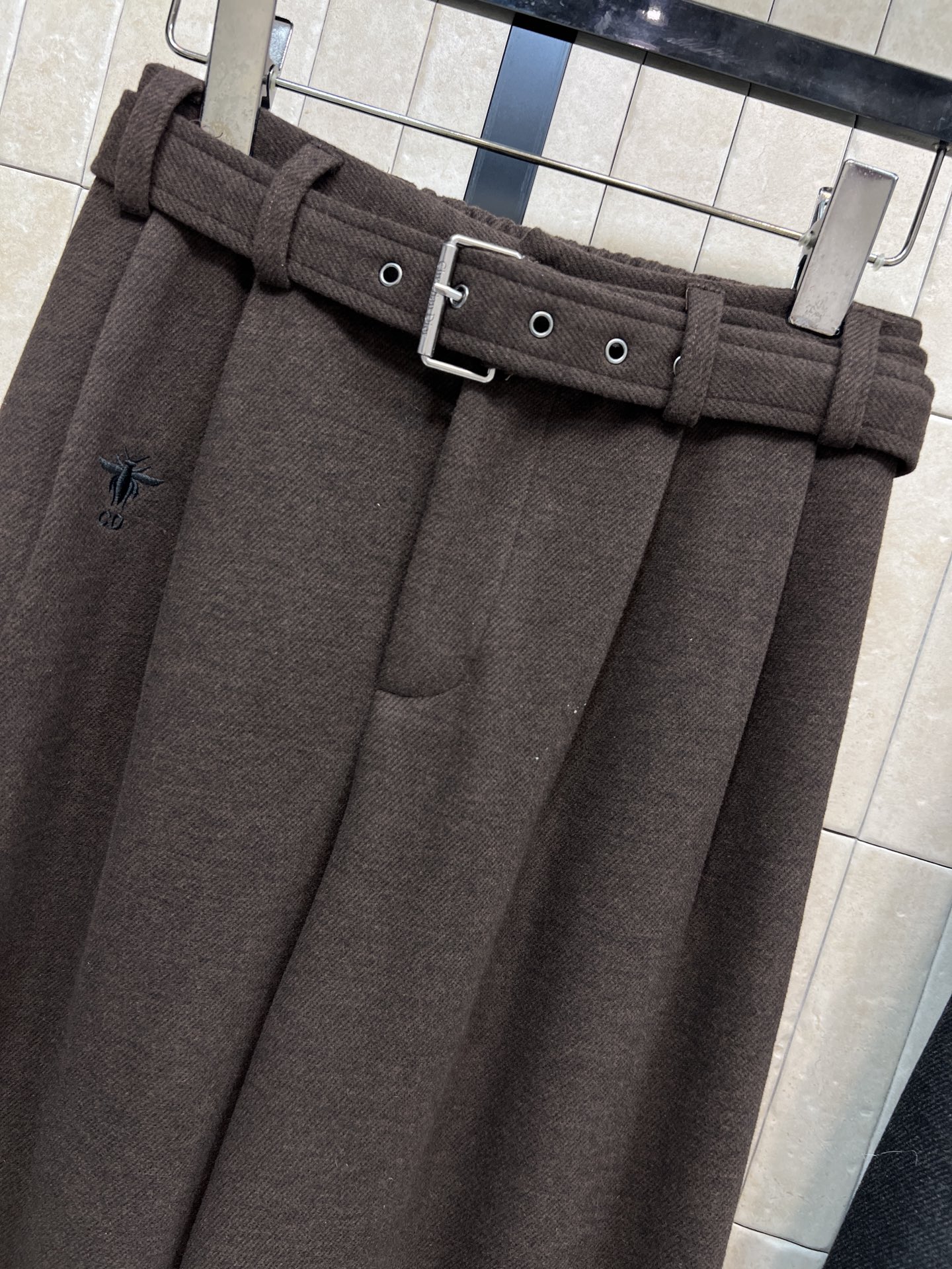 D家 25秋冬新款 高腰毛呢阔腿裤 采用厚实面料 秋冬穿超保暖！高腰+同色腰带设计 修饰腰线 提升比例产